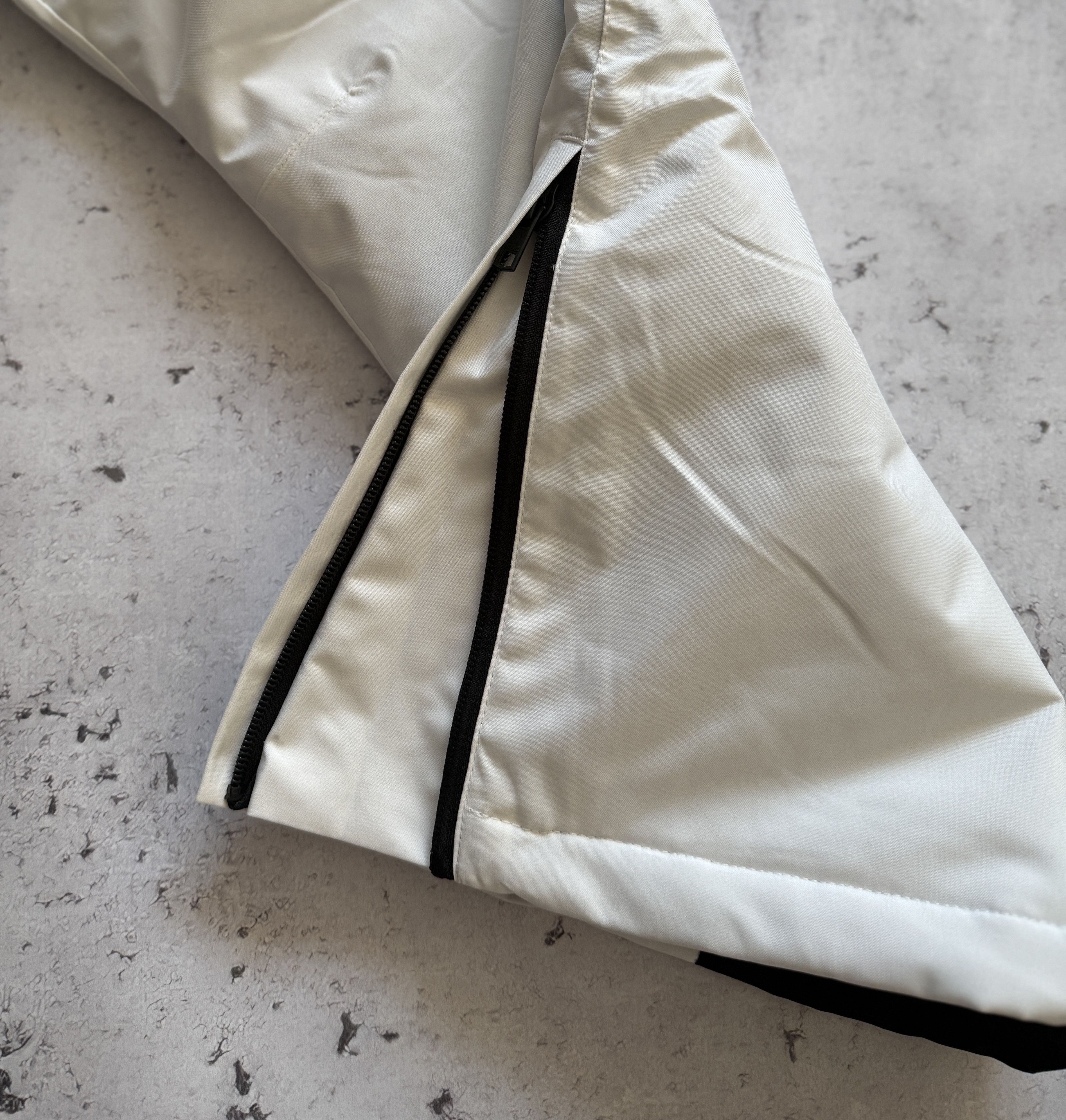 Nevica bnwt Nevica Ski Pants white black SIZE XS Size 27" / US 4 / IT 40 - 7 Thumbnail