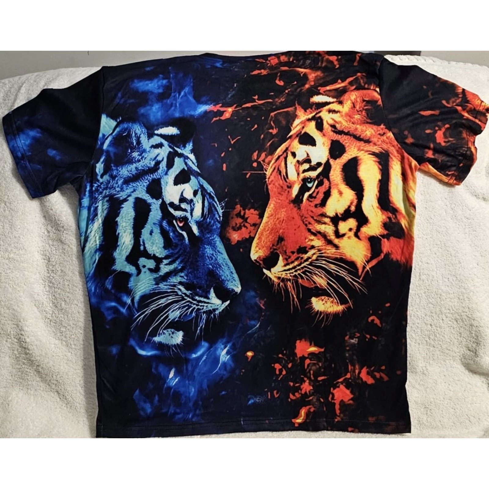 Vintage TIGER AND WHITE TIGER CAT BENGAL ANIMAL JUNGLE T-SHIRT Size US M / EU 48-50 / 2 - 3 Thumbnail