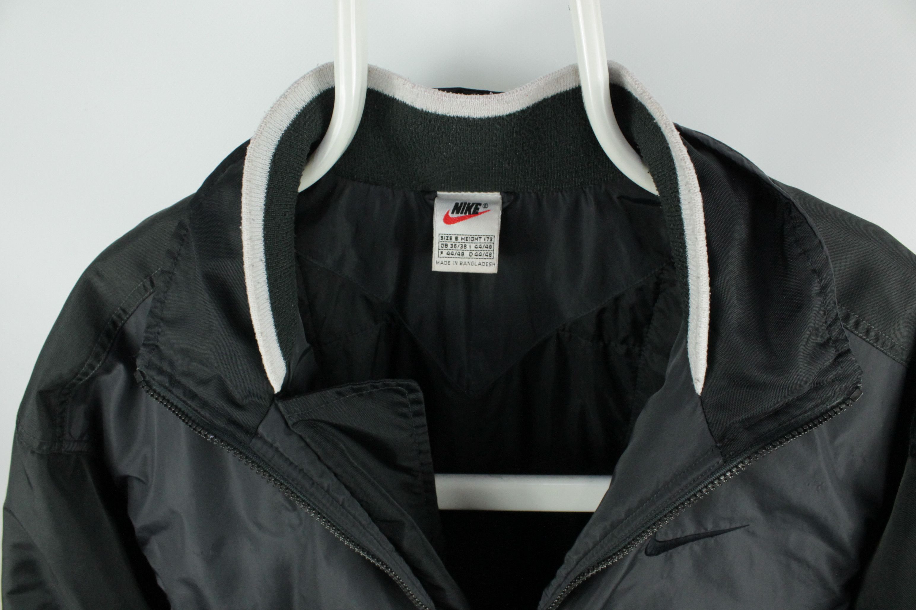 Nike Vintage Nike Insulated Nylon Sportswear Jacket Men's Size US S / EU 44-46 / 1 - 4 Thumbnail