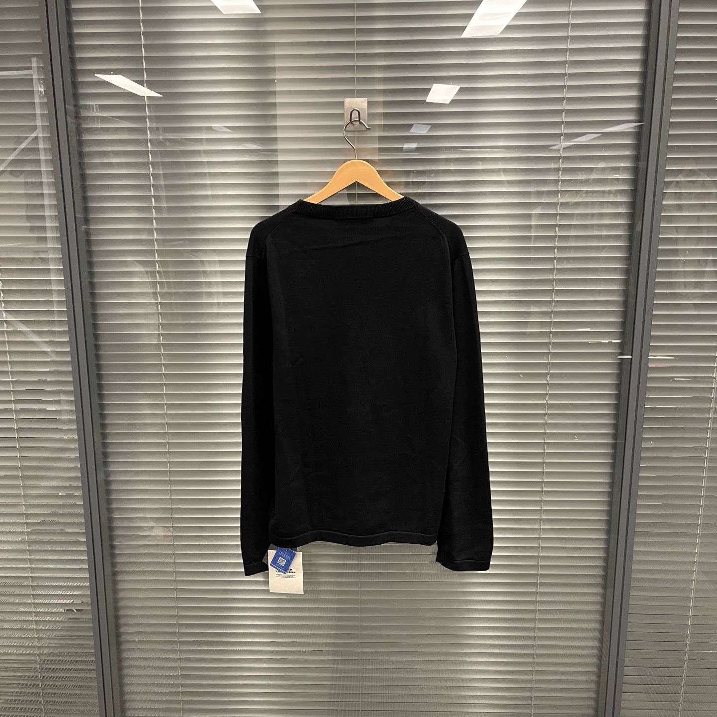 Louis Vuitton LV 2054 Heat-Reactive Knit Sweater L 99 New Size US L / EU 52-54 / 3 - 2 Thumbnail