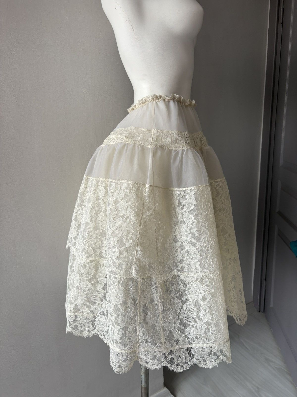 Vintage Vintage petticoat Size 26" / US 2 / IT 38 - 20 Thumbnail