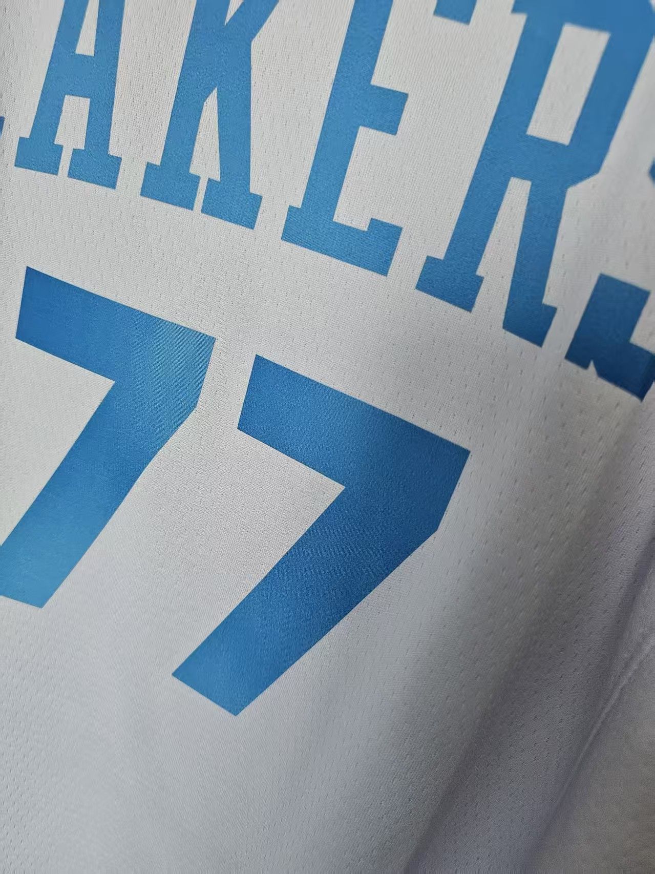 NBA Lakers #77 Luka Dončić Jersey XL Vintage White Size US XL / EU 56 / 4 - 3 Thumbnail