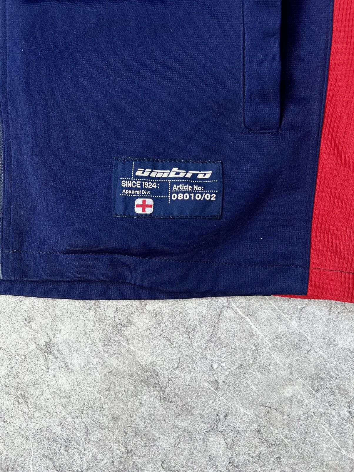 Umbro × Vintage (SOLD) Vintage Umbro England Taped Track Jacket Size US L / EU 52-54 / 3 - 4 Thumbnail