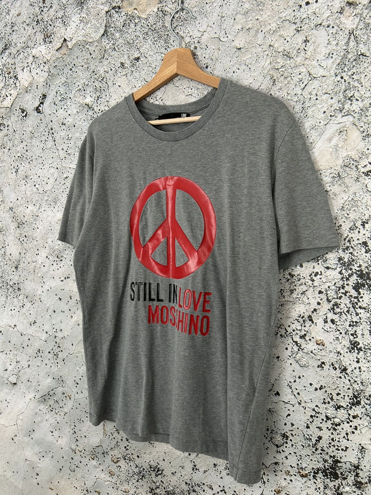 Moschino Vintage Still in Love Moschino Graphic Designer Tee Rare Size US XL / EU 56 / 4 - 2 Thumbnail