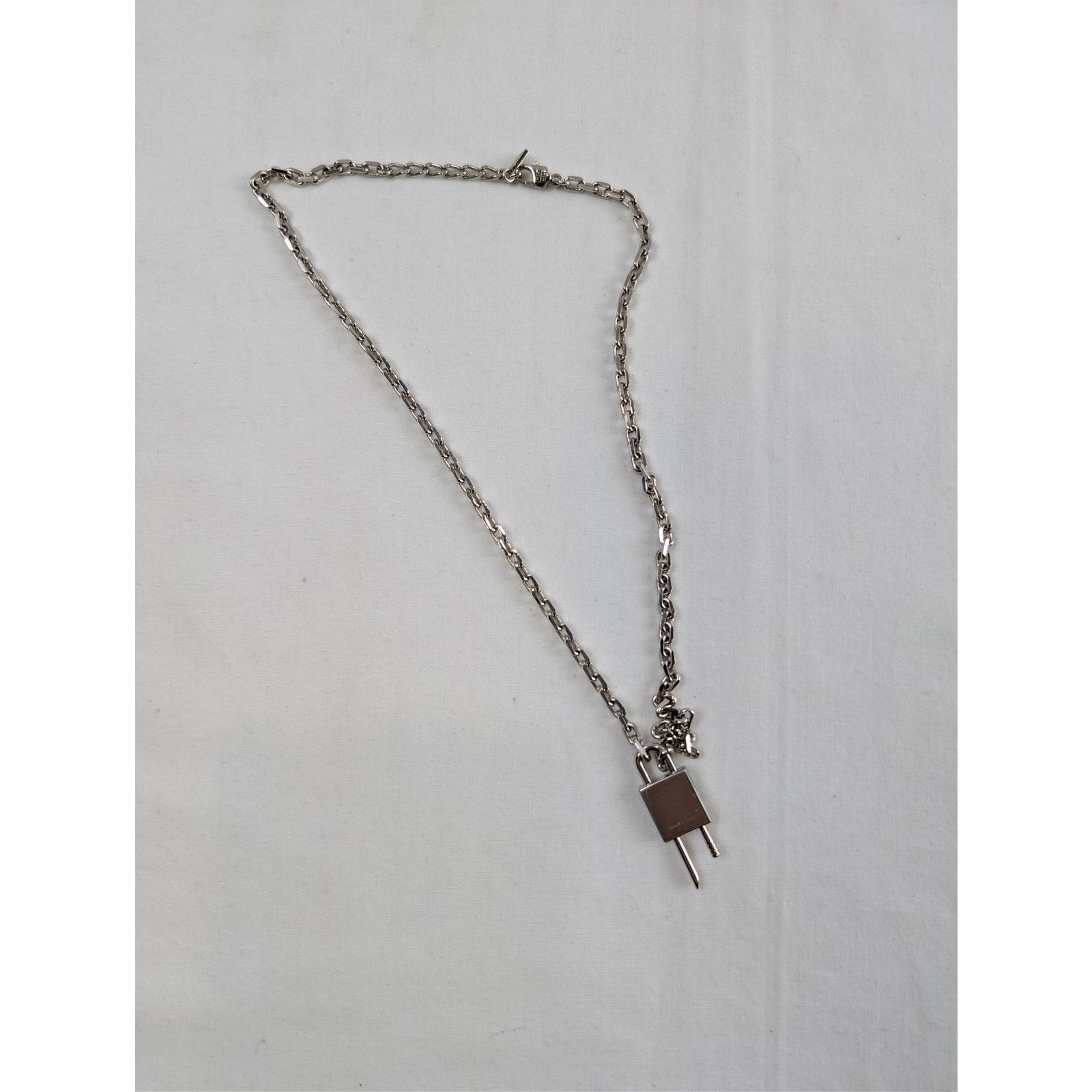 Givenchy o1rshd1 Size: OS / Lock Necklace in Silver Size ONE SIZE - 6 Thumbnail