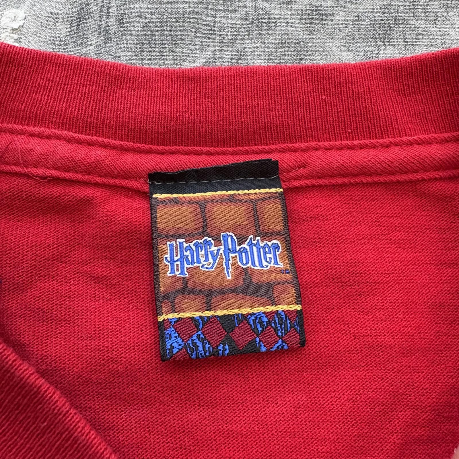 Vintage Vintage Y2K Red Harry Potter Gryffindor Crest Movie Shirt Size US M / EU 48-50 / 2 - 5 Thumbnail