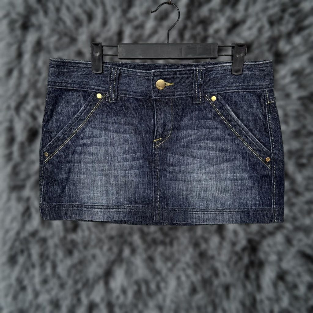 Express Express Jeans Skirt 6 Blue Denim Embroidered Pockets Mini Y2K McBling Size 28" / US 6 / IT 42 - 1 Thumbnail