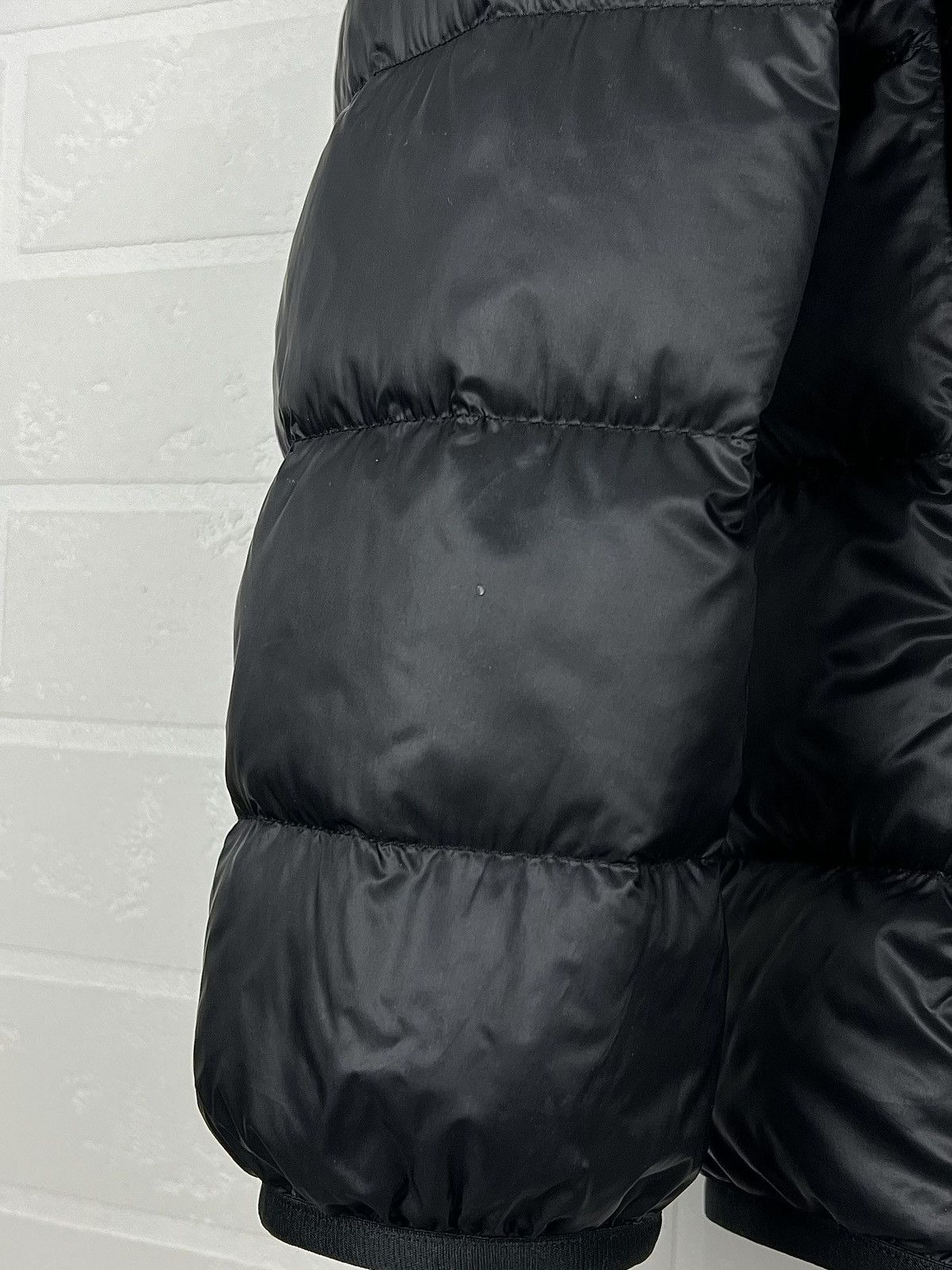 Moncler MONCLER Down Light Jacket PEYRE GIUBBOTTO Patch Printed Logo Size US M / EU 48-50 / 2 - 22 Thumbnail