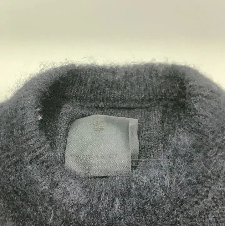 Givenchy Givenchy SS23 Letter Print Mohair Crewneck Sweater. Size US M / EU 48-50 / 2 - 5 Thumbnail