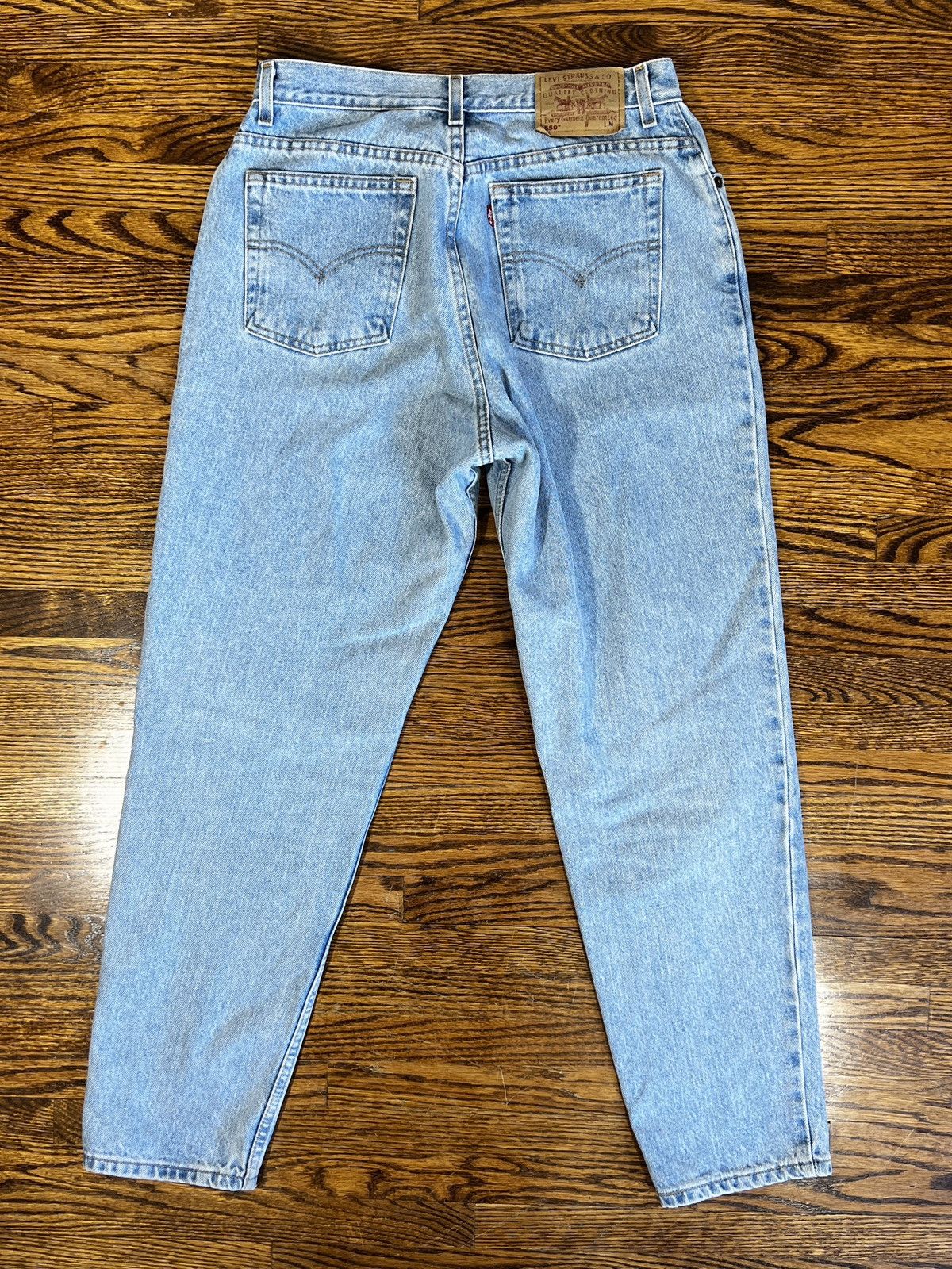 Levi's × Vintage 550 Vintage Levi’s Medium Wash Jeans Size US 32 / EU 48 - 2 Thumbnail