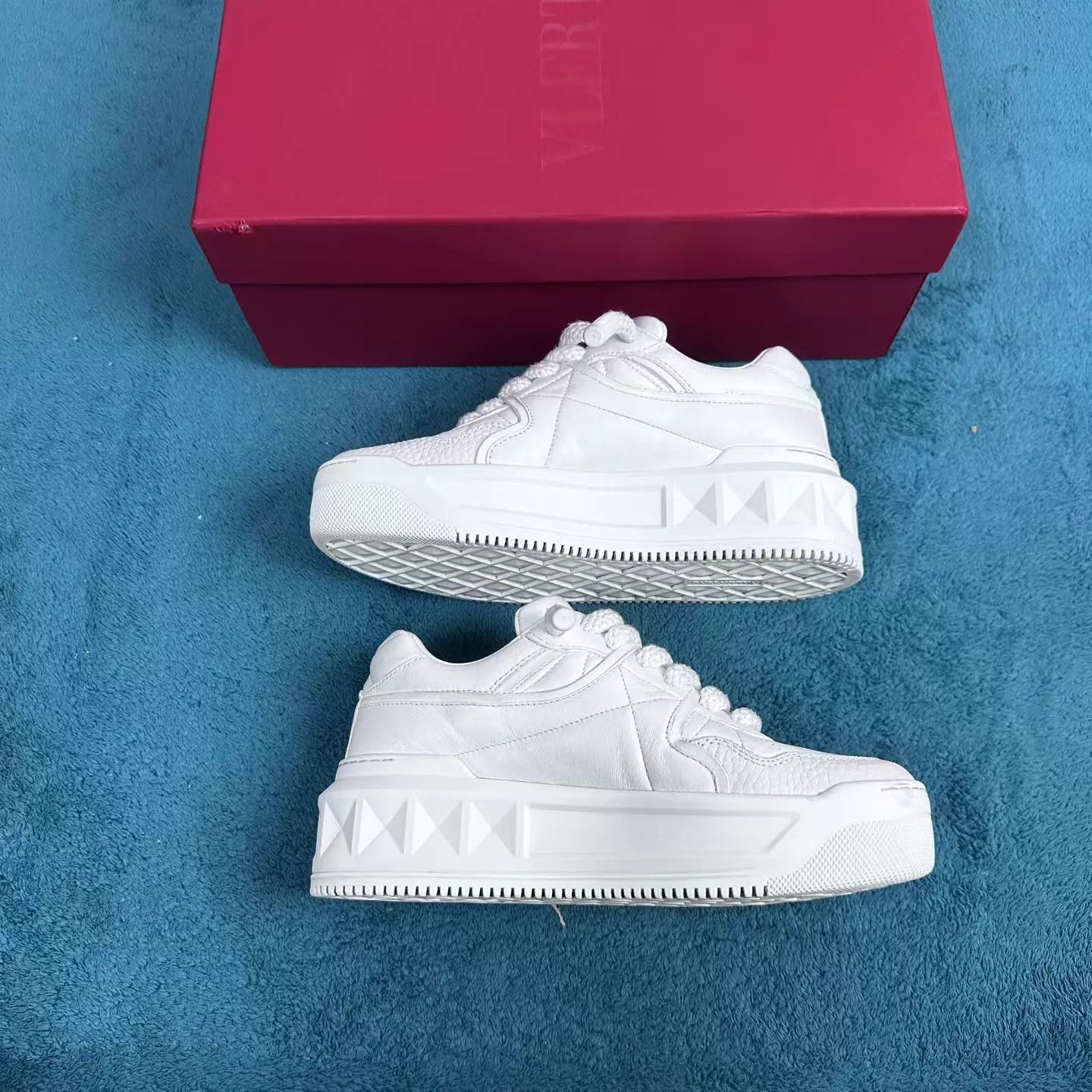 Valentino Valentino One Stud Leather Low-Top Sneaker White 36 Size US 5.5 / IT 35.5 - 3 Thumbnail