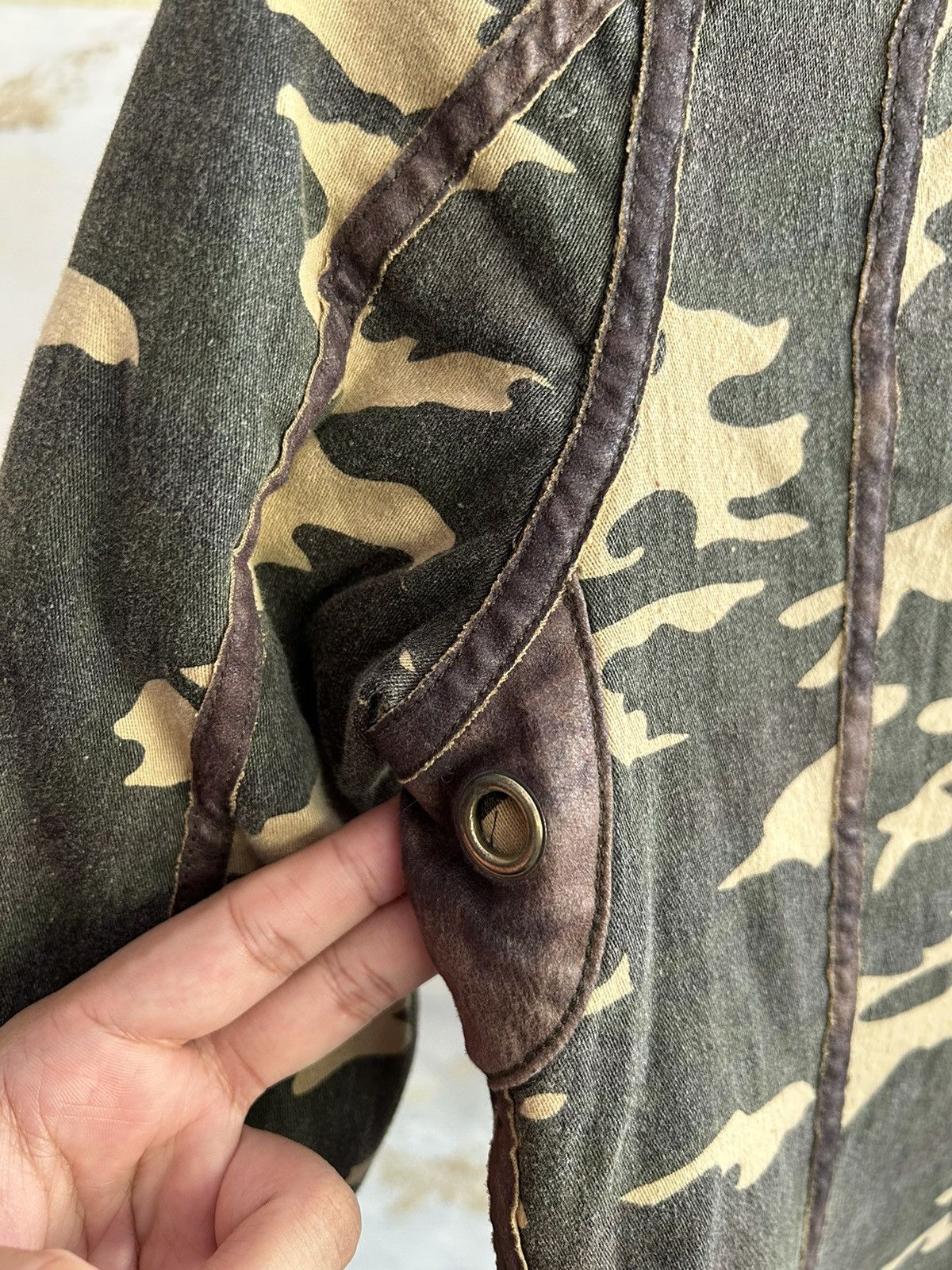 Japanese Brand Tactical Bondage Camo jacket Size US XXS / EU 40 - 16 Thumbnail