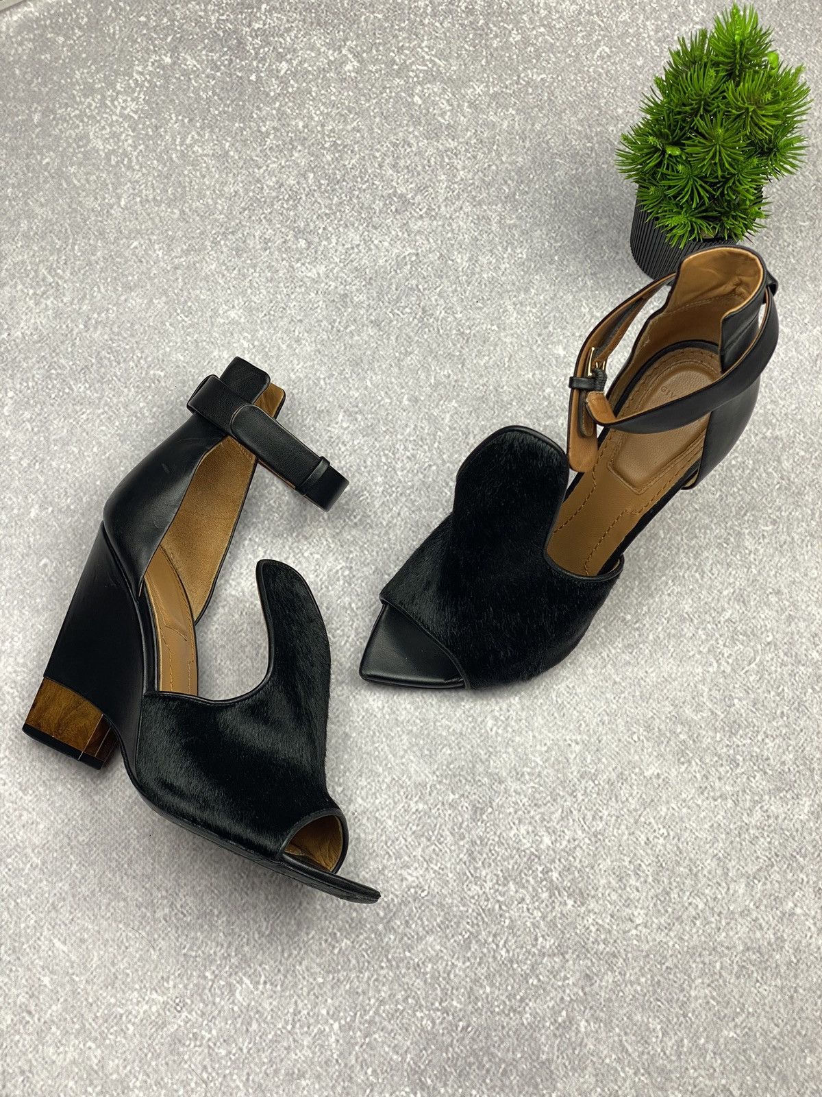 Givenchy Givenchy Heels Black Suede & Mink 😍 Size US 8 / IT 38 - 1 Thumbnail