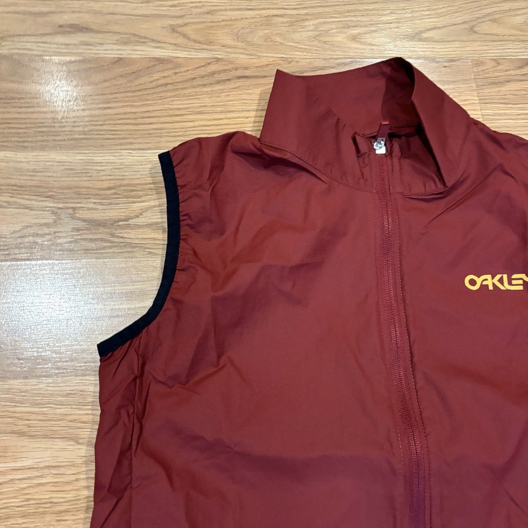 Oakley Oakley Vest Iron Red Full Zip Golf Athletic Embroidered Logo Men’s Size Small Size US S / EU 44-46 / 1 - 3 Thumbnail