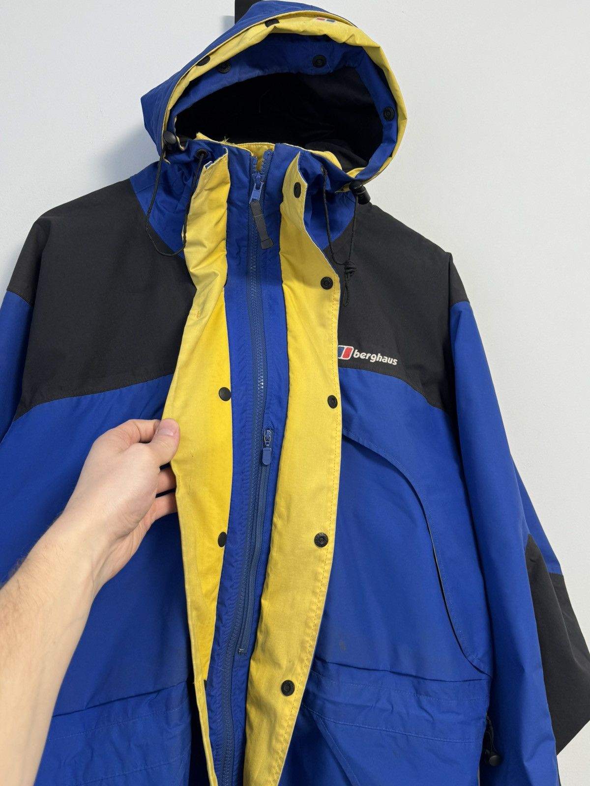 Berghaus Vintage 90’S Berghaus Mera Peak Gore-tex Jacket Men’s Medium Size US M / EU 48-50 / 2 - 15 Thumbnail