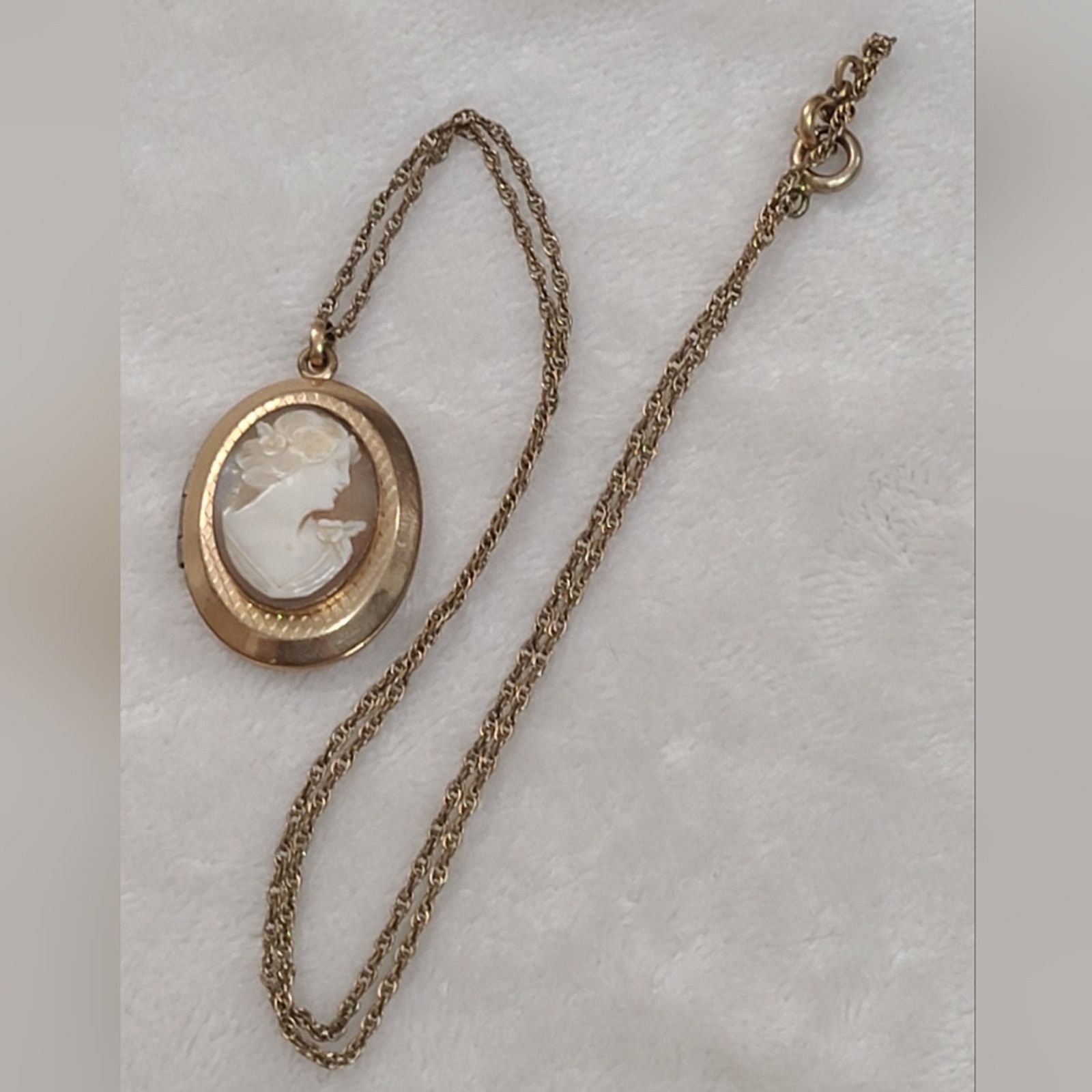 Other Antique Bates & Bacon Cameo Locket c.1915 Size ONE SIZE - 1 Thumbnail