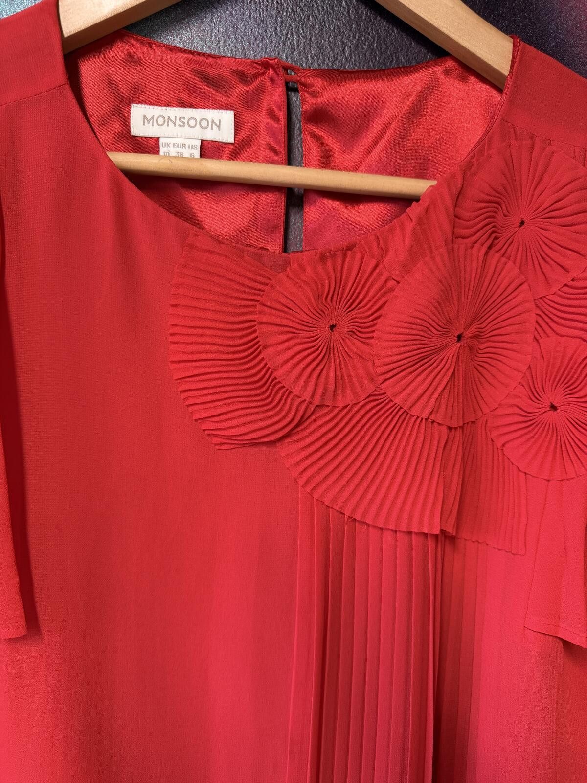Other Monsoon red pleated dress in size 10 Size M / US 6-8 / IT 42-44 - 4 Thumbnail