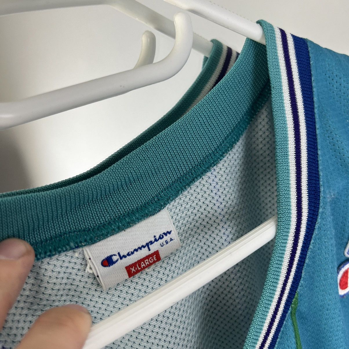 Champion 1992/93 Champion NBA Charlotte Hornets #33 Mourning Jersey Size US XL / EU 56 / 4 - 5 Thumbnail