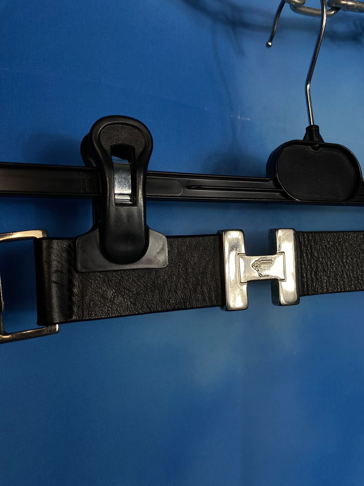 Leather × Versace × Vintage 🔥 VERSACE LEATHER BELT METAL DETAILS Size ONE SIZE - 5 Thumbnail