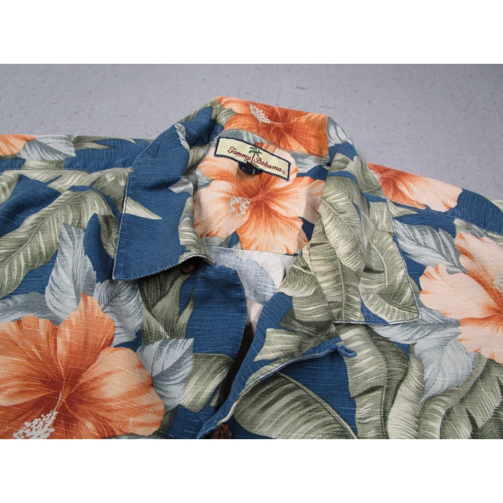 Tommy Bahama VINTAGE Tommy Bahama Shirt Men XL Short Sleeve Hawaiian Silk Button Up Blue Tropical Beach 70s 80s Retro Size US XL / EU 56 / 4 - 2 Thumbnail