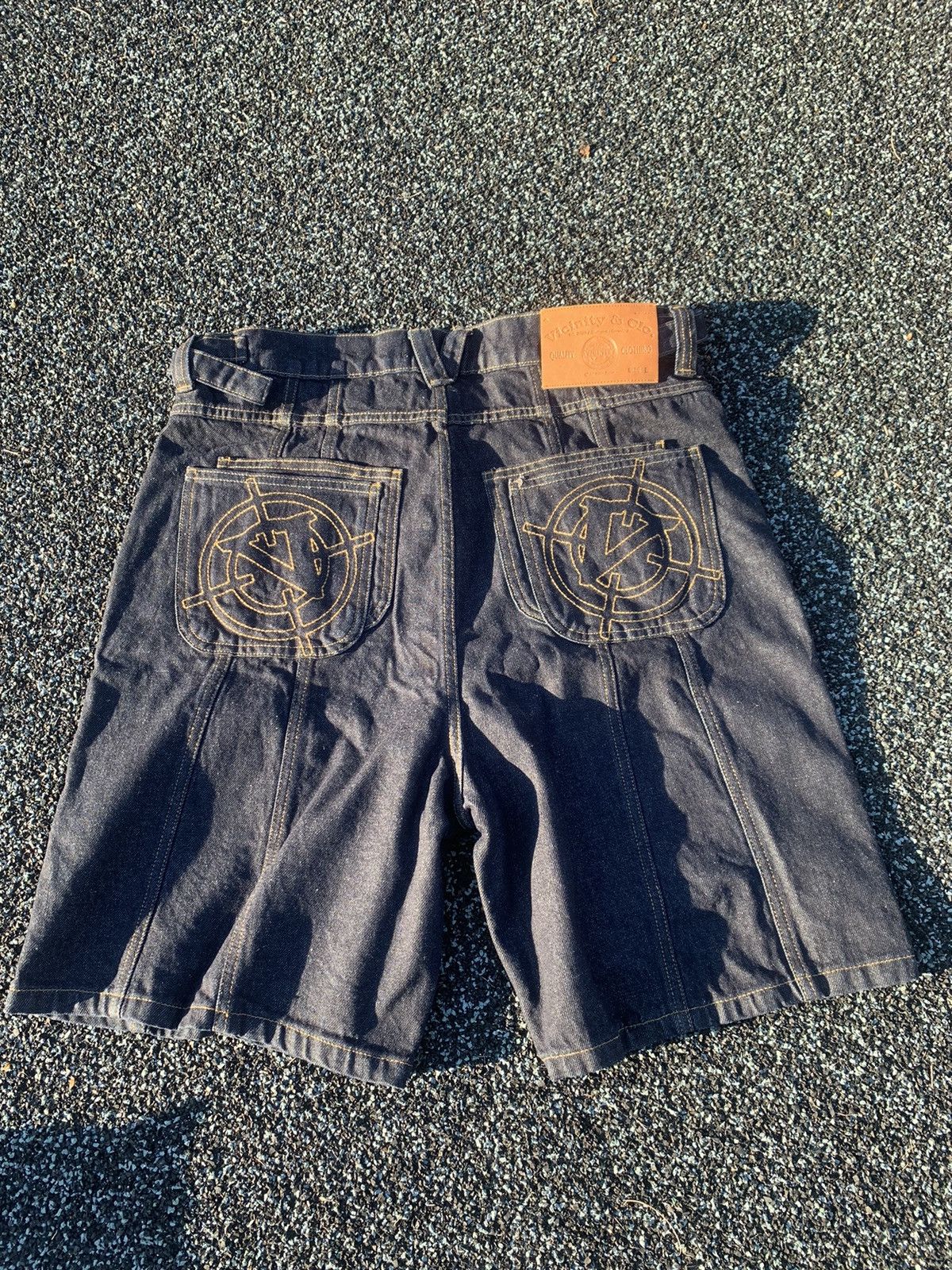 Other Vicinity jean shorts Size US 34 / EU 50 - 2 Thumbnail