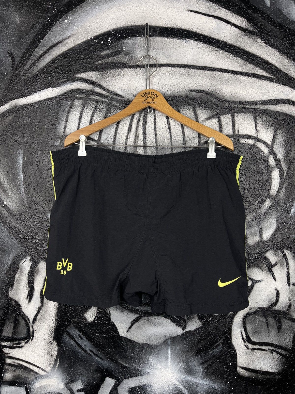 Nike Nike Premier Borussia Dortmund Football Club Vintage Shorts Size US 34 / EU 50 - 2 Thumbnail