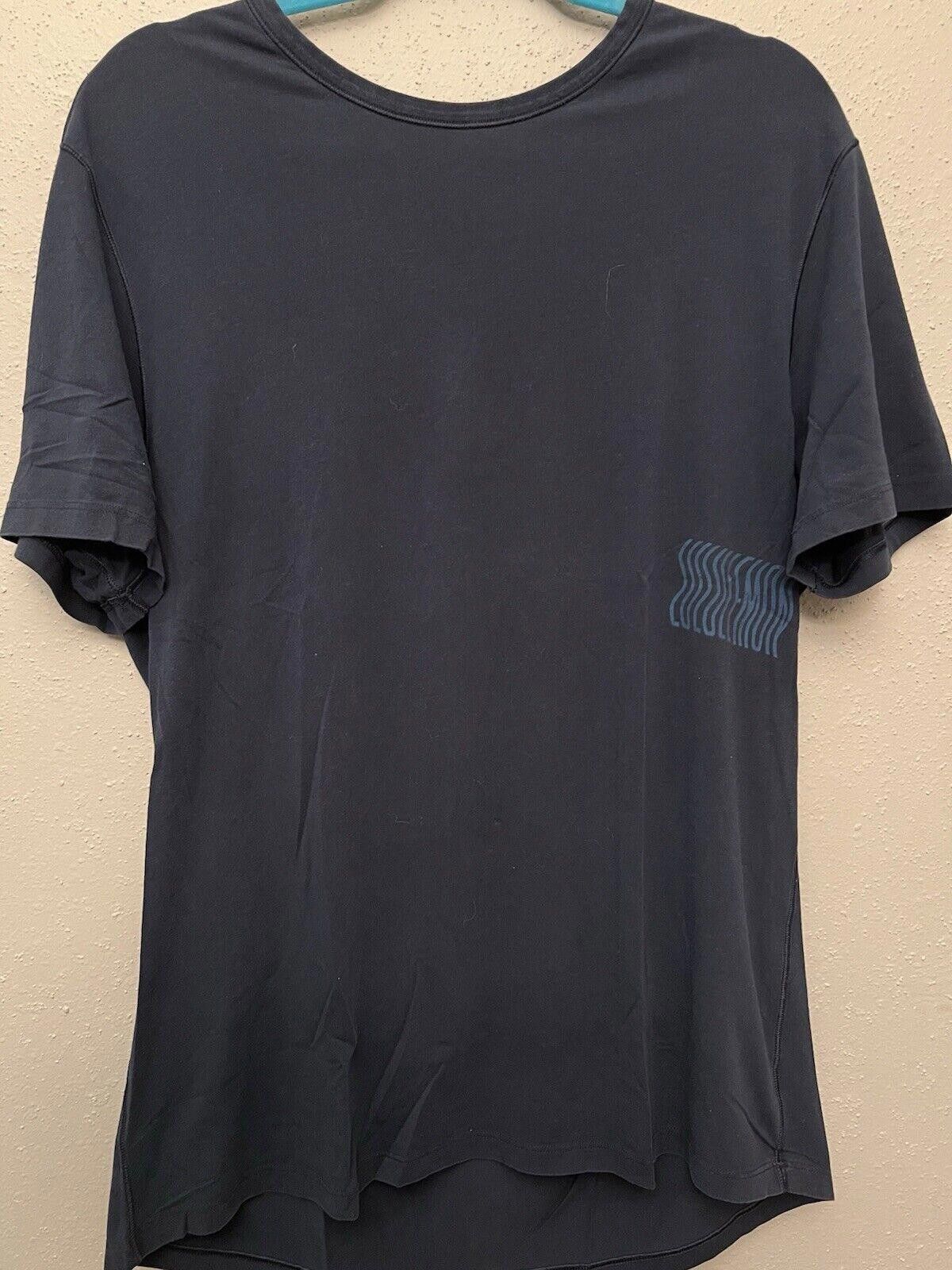 Designer Lululemon Men’s Tshirt Size US L / EU 52-54 / 3 - 2 Thumbnail