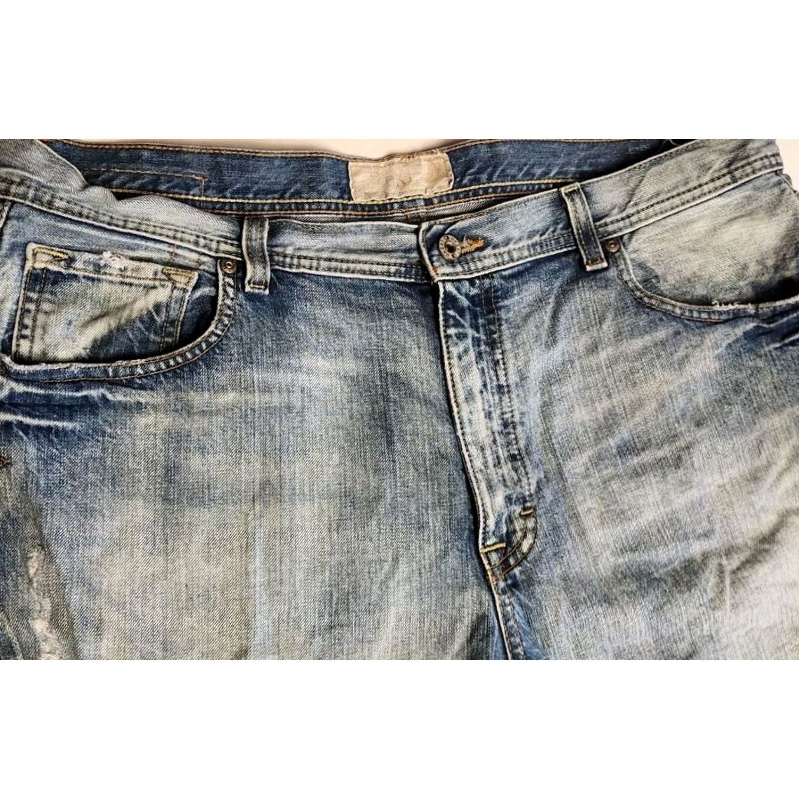 Vintage BKE Tyler Straight Leg Jeans Men's 38x32 Denim Blue Buckle 100% Cotton Distressed Mid Rise 5-Pocket Relaxed Regular Width Jeans Mens Size US 38 / EU 54 - 4 Thumbnail