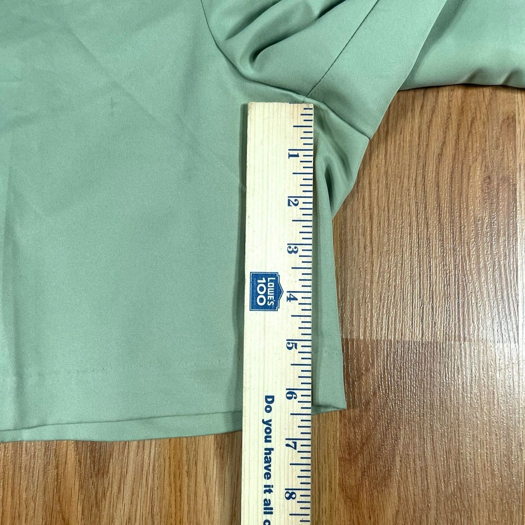 Izod IZOD Shorts Womens Size 12 Beige Flat Front Pockets Khaki Chino Golf Polyester Size 34" / US 12 / IT 48 - 5 Thumbnail