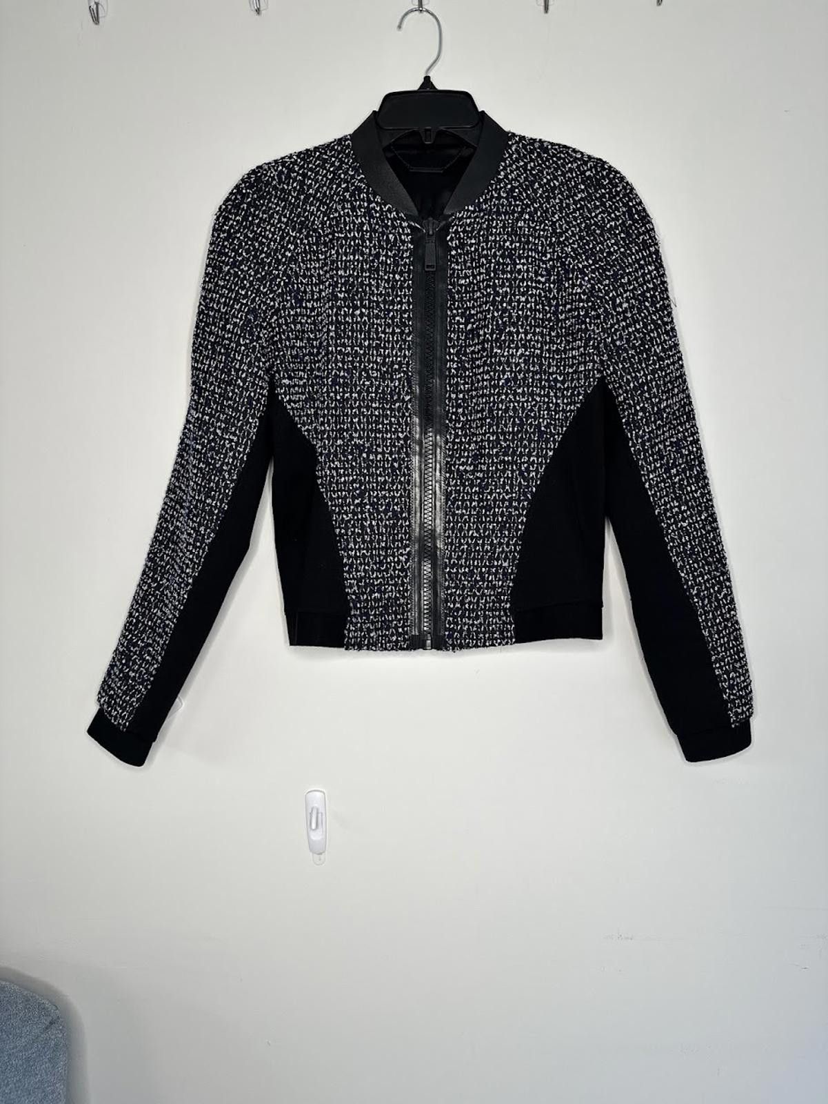 Elie Tahari Elie Tahari Sandie Cropped Zip-Front Tweed Jacket - Sz. M Size M / US 6-8 / IT 42-44 - 2 Thumbnail