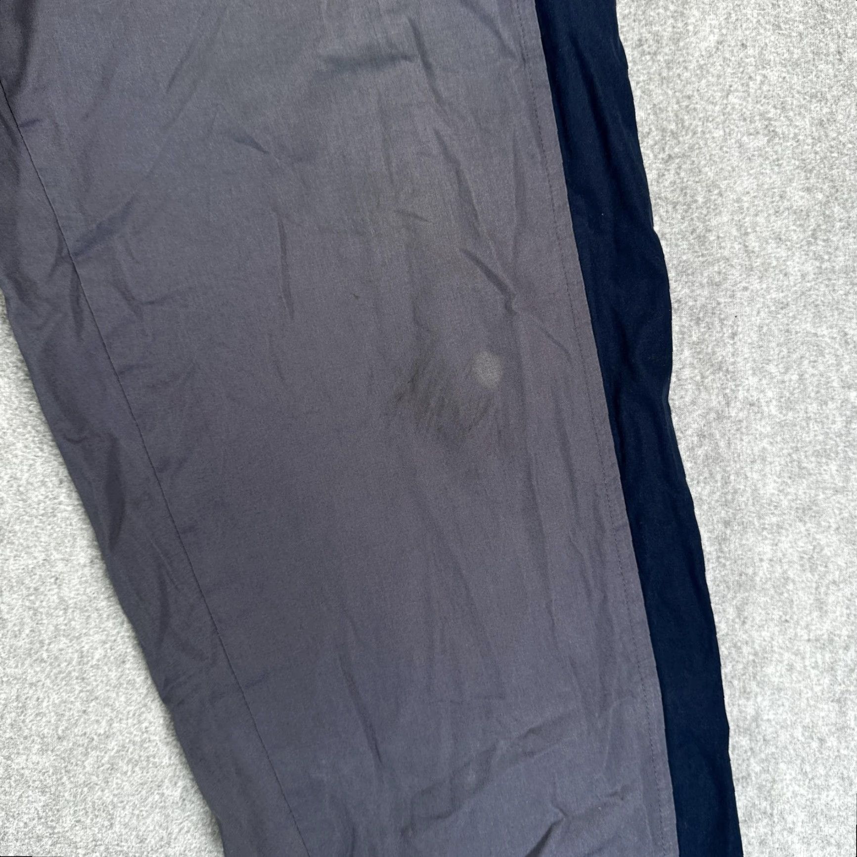 Nike VINTAGE Nike Track Pants Mens Large Gray Navy Elastic Lined Drawstring Warmup Size US 33 - 4 Thumbnail