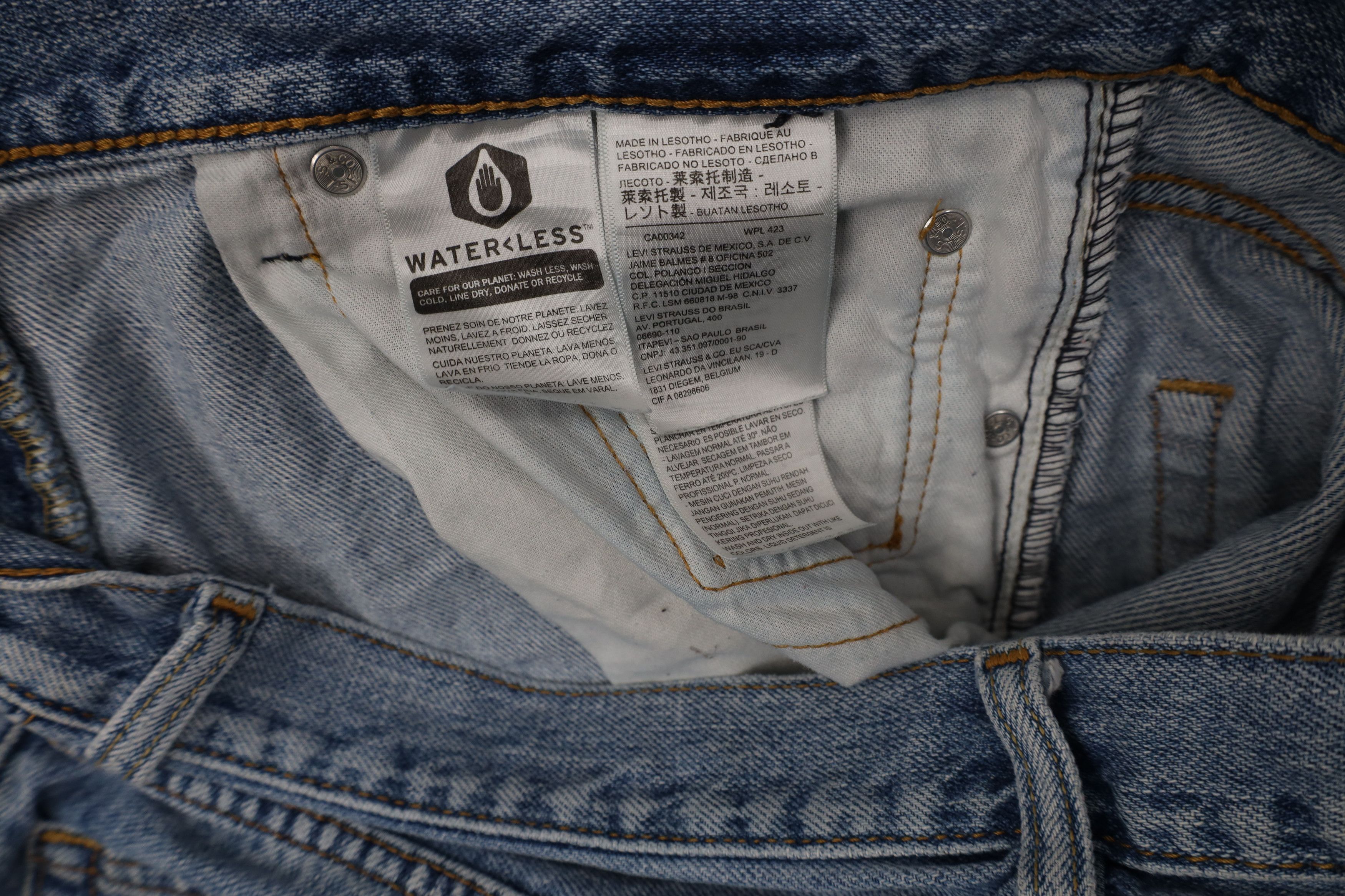 Levi's Vintage Y2K Levis 550 Fit Denim Jean Shorts Jorts Blue Size US 33 - 9 Thumbnail