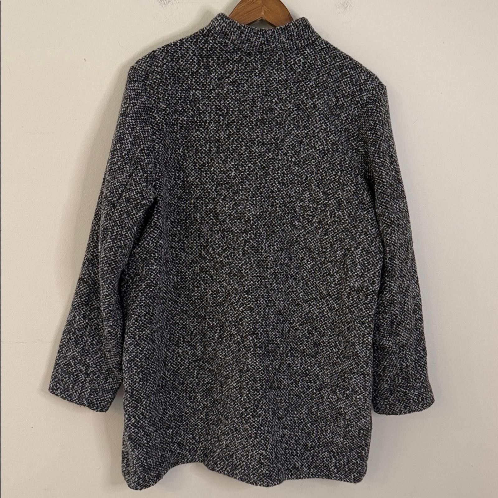 Old Navy Old Navy Black & White wool blend coat floral broach SZ Med Size M / US 6-8 / IT 42-44 - 7 Thumbnail