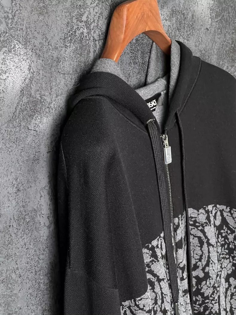 Versace Versace Color-blocked hooded knitted cardigan Size US L / EU 52-54 / 3 - 6 Thumbnail