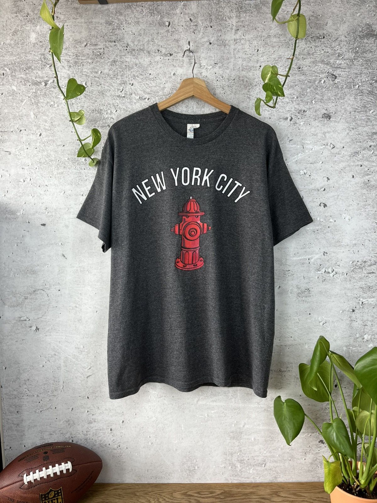 Delta New York City t-shirt Size US L / EU 52-54 / 3 - 1 Thumbnail
