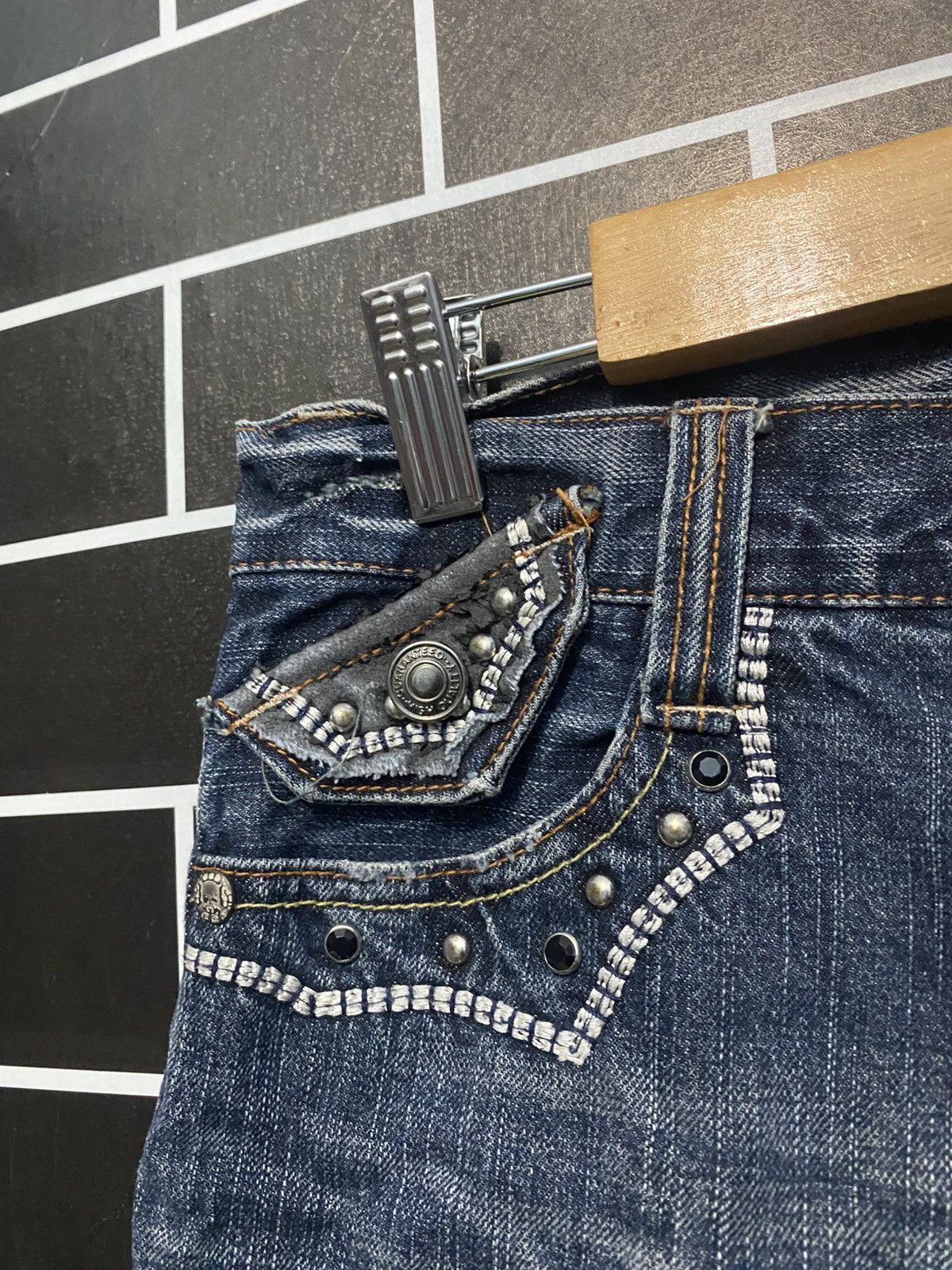 Japanese Brand Japanese brand sirmione jeans short distressed Size US 29 - 5 Thumbnail