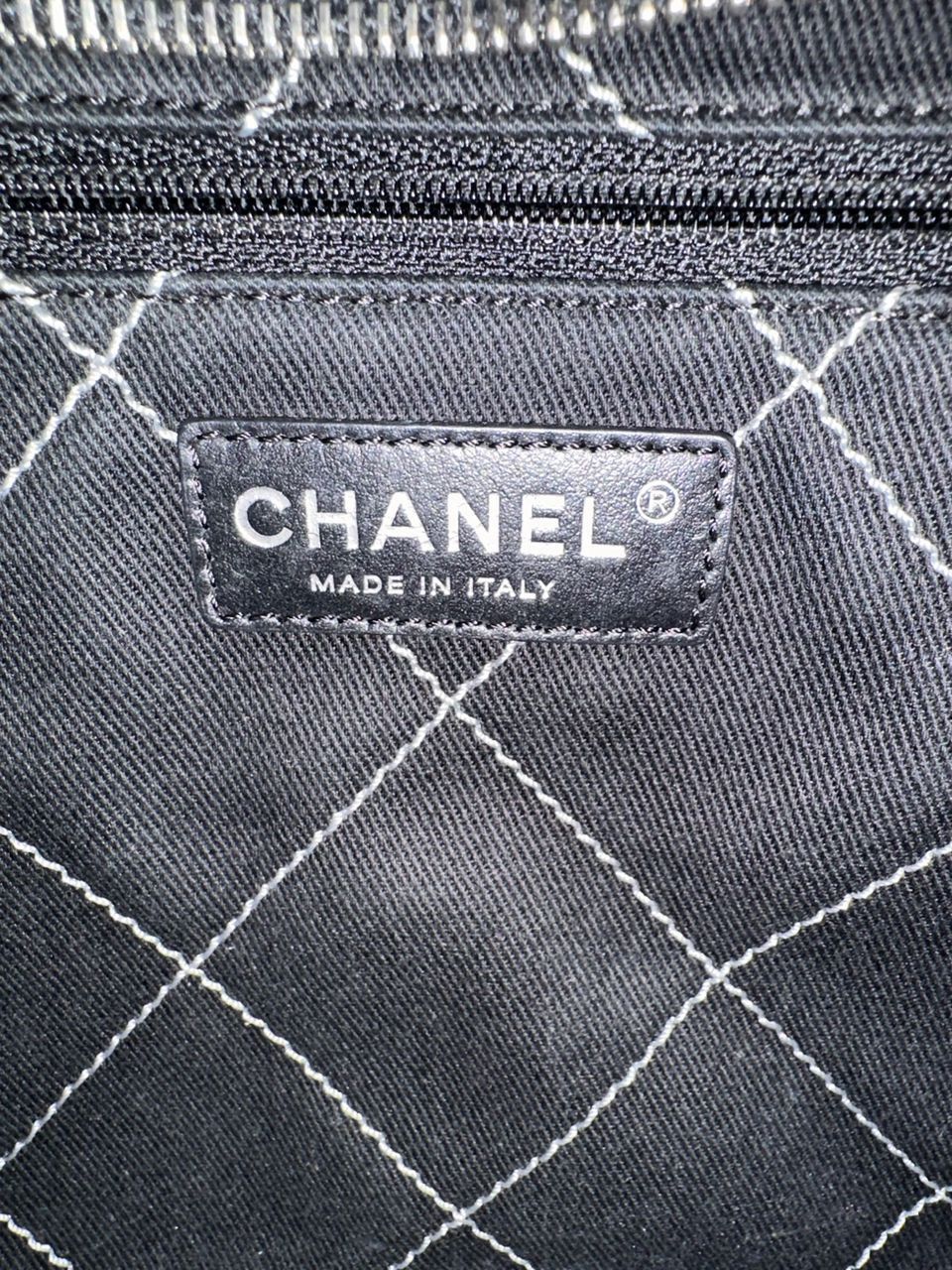 Chanel Authentic Chanel Metallase Caviar Tote Bag Size ONE SIZE - 3 Thumbnail
