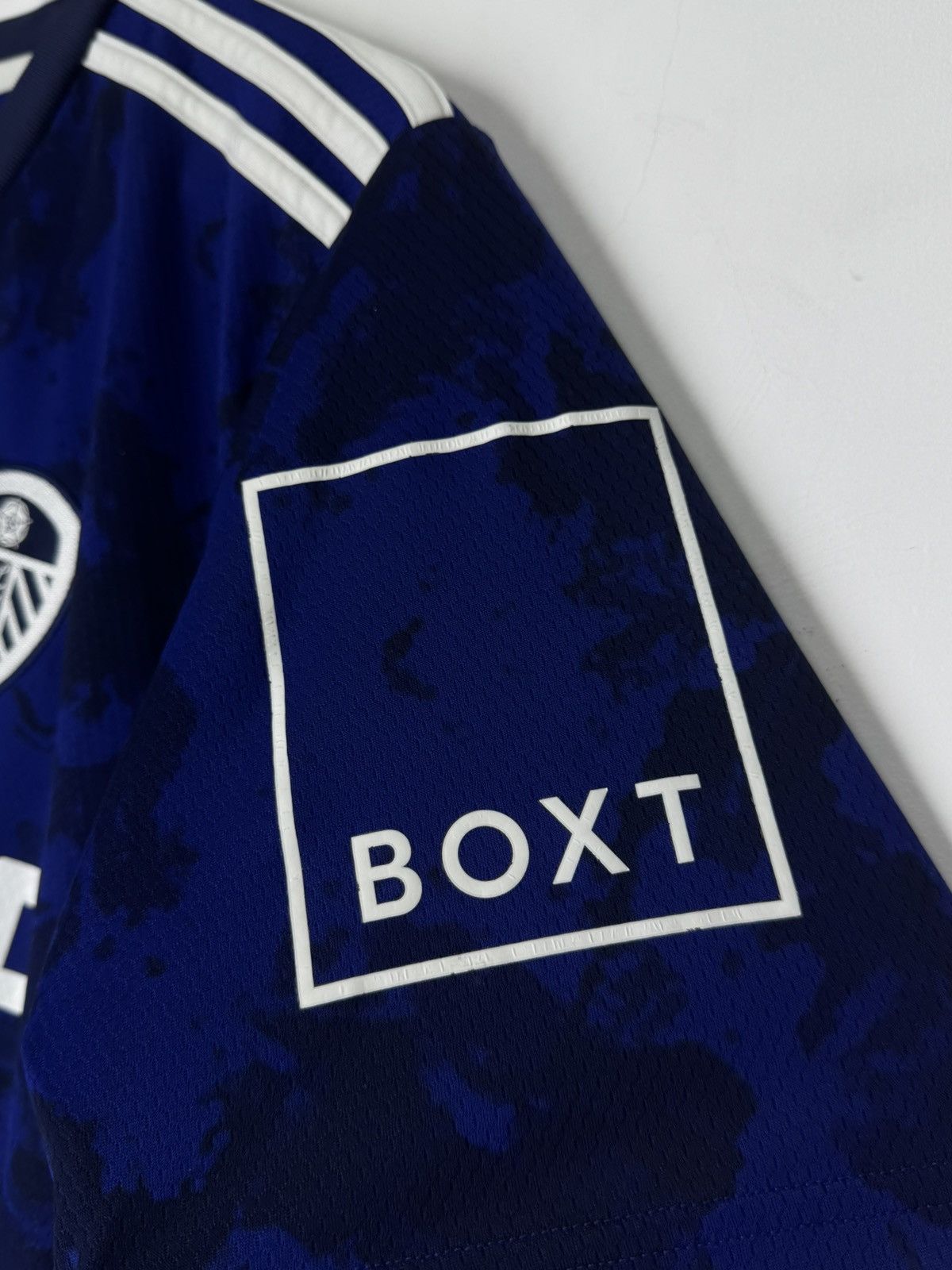 Adidas Adidas Leeds United 2021/22 Away Football Shirt Size US L / EU 52-54 / 3 - 7 Thumbnail
