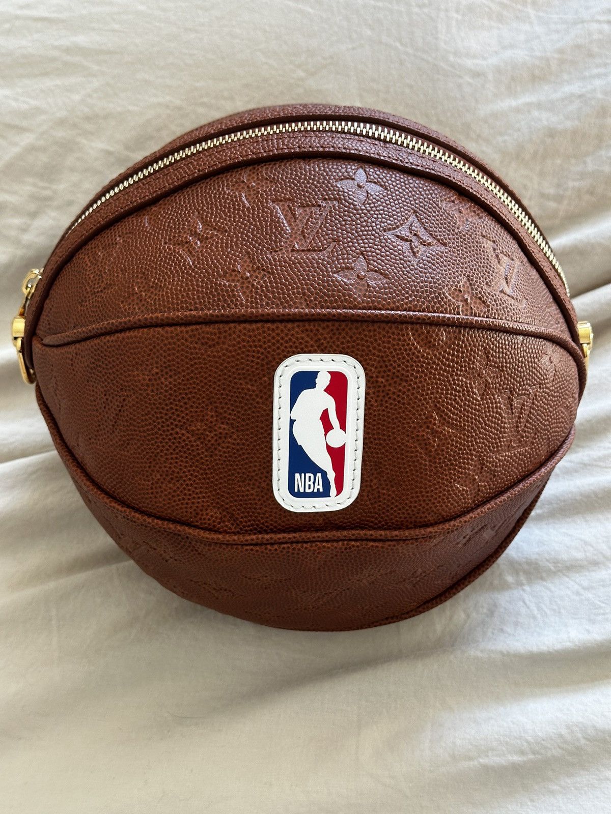 Louis Vuitton × NBA 🚨LV x NBA Basketball in Bag - 2 bags in 1 Size ONE SIZE - 3 Thumbnail