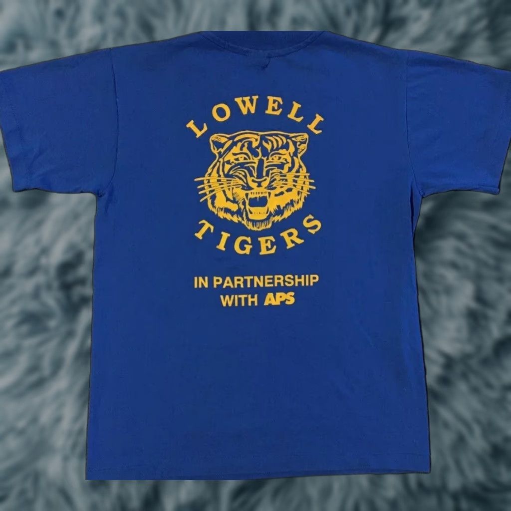 Vintage VINTAGE 90s Lowell School Principals Math Club Faded T-Shirt XS Blue Tigers Track PE Grunge Single Stitch Men Shirt Size US XS / EU 42 / 0 - 1 Thumbnail