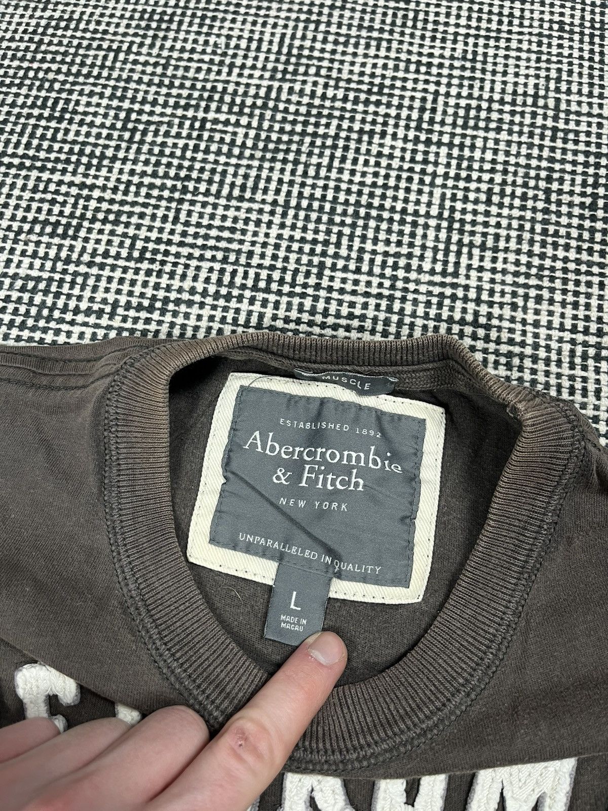 Abercrombie & Fitch × Vintage Abercrombie & Fitch Vintage y2k Brown tee distressed Size US L / EU 52-54 / 3 - 3 Thumbnail