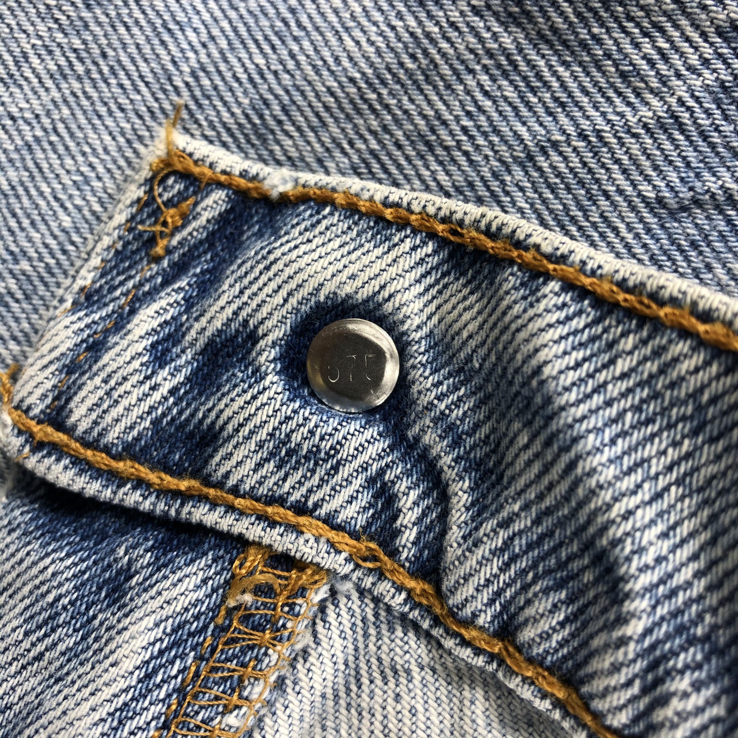 Levi's × Vintage Vintage Light Wash Levis 550 Jeans-JM3161 Size US 35 - 11 Thumbnail