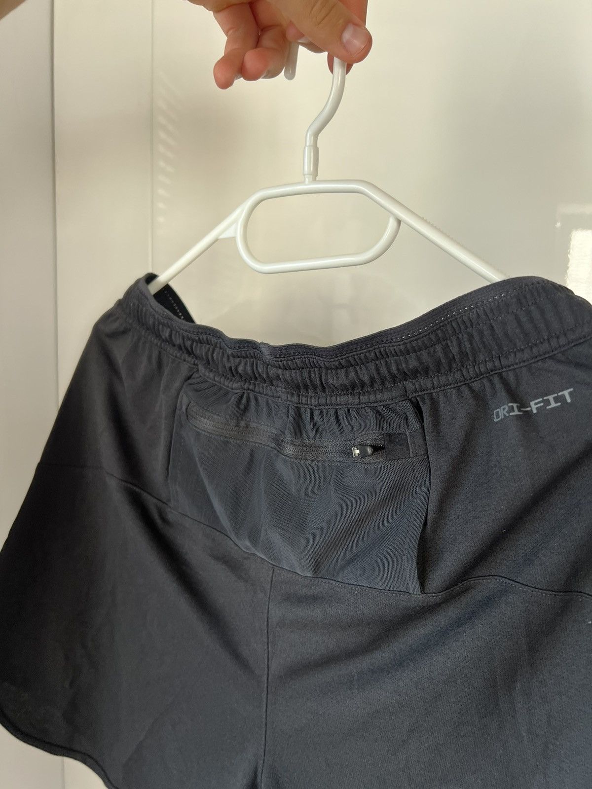 Nike Nike Running Division Reflective Swoosh Dri-Fit ADV 4 Shorts Size US 32 / EU 48 - 11 Thumbnail