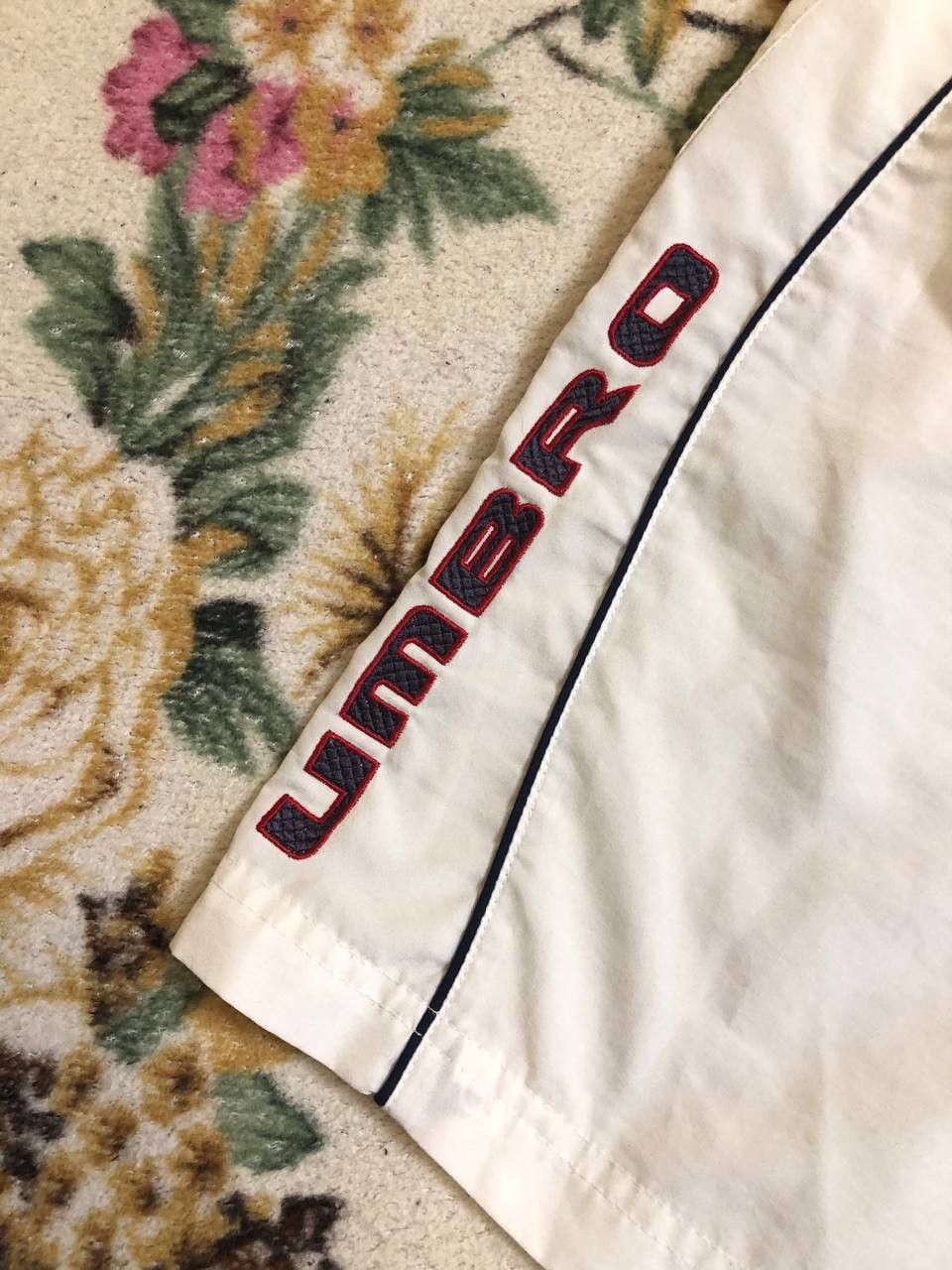 Umbro Vintage 90s White Umbro Embroidered Track Shorts Size US 32 / EU 48 - 17 Thumbnail