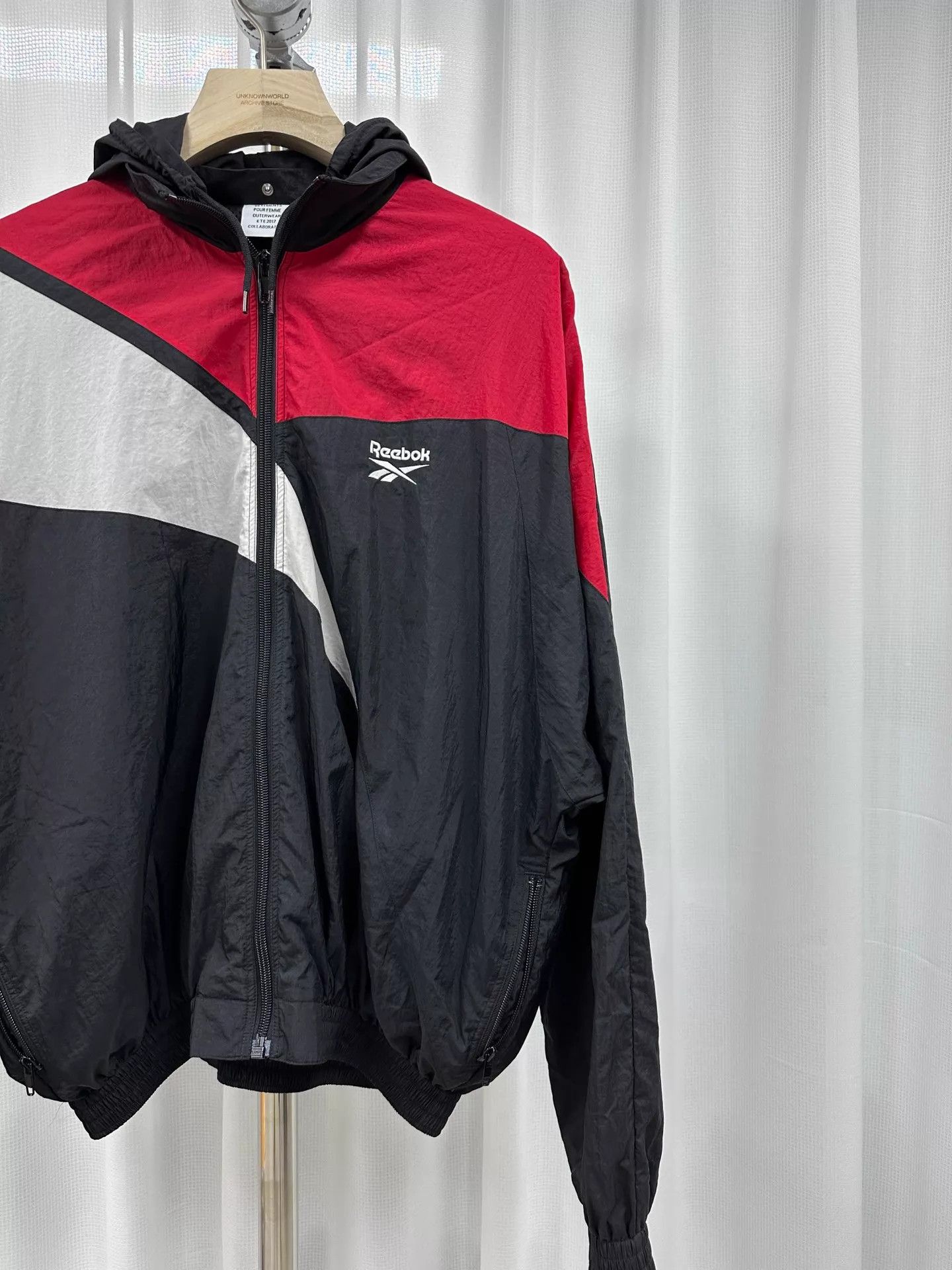 Vetements Vetements x Reebok Oversized Batwing Hooded Jacket S Size US S / EU 44-46 / 1 - 3 Thumbnail