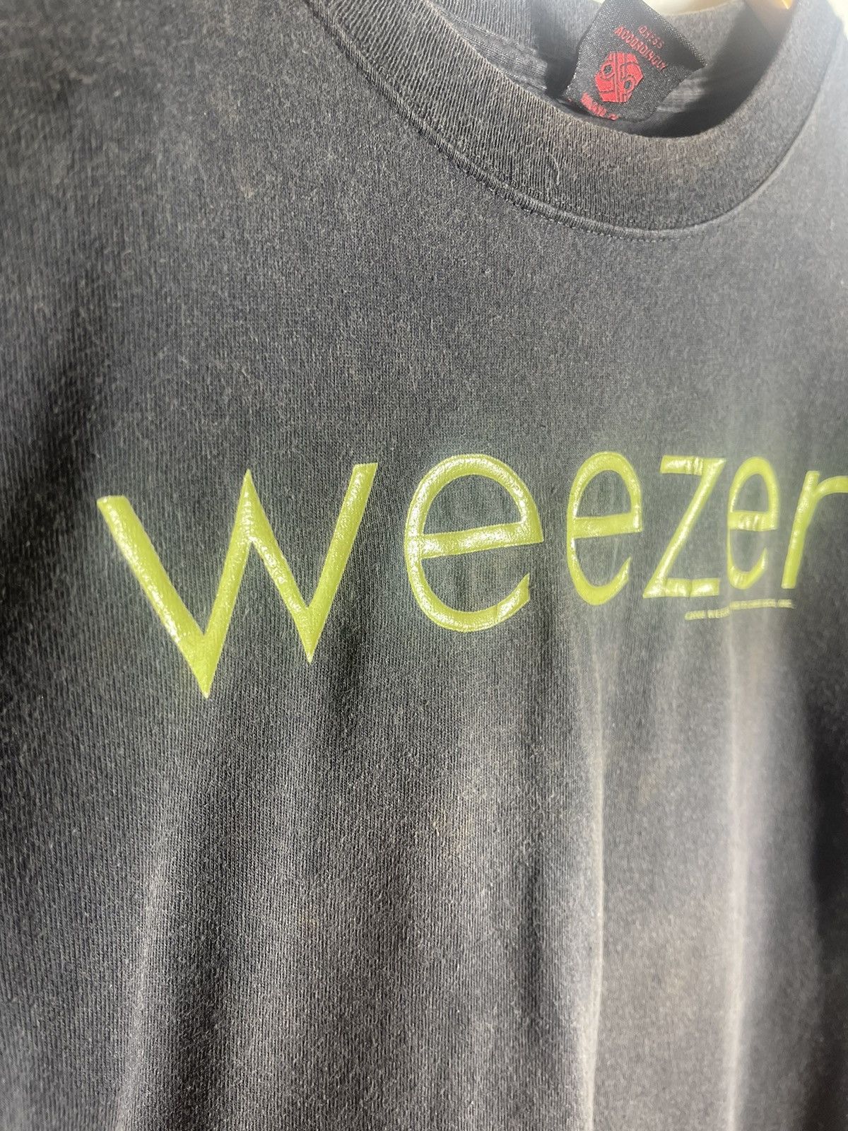 Band Tees Vintage 2005 Weezer glow in the dark shirt Size US S / EU 44-46 / 1 - 6 Thumbnail