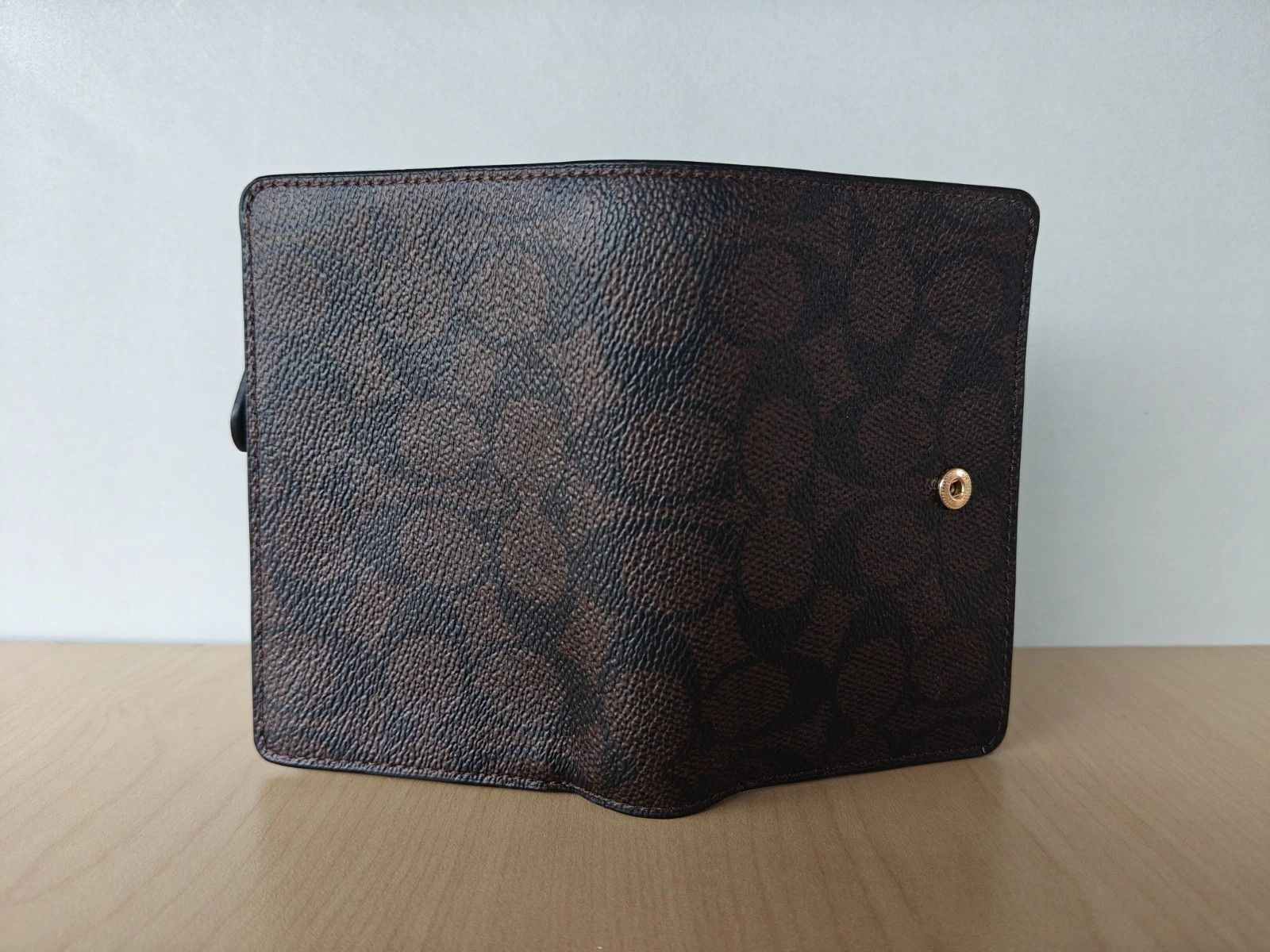 Coach Coach Medium Corner Zip Wallet In Signature T/1014 Size ONE SIZE - 7 Thumbnail