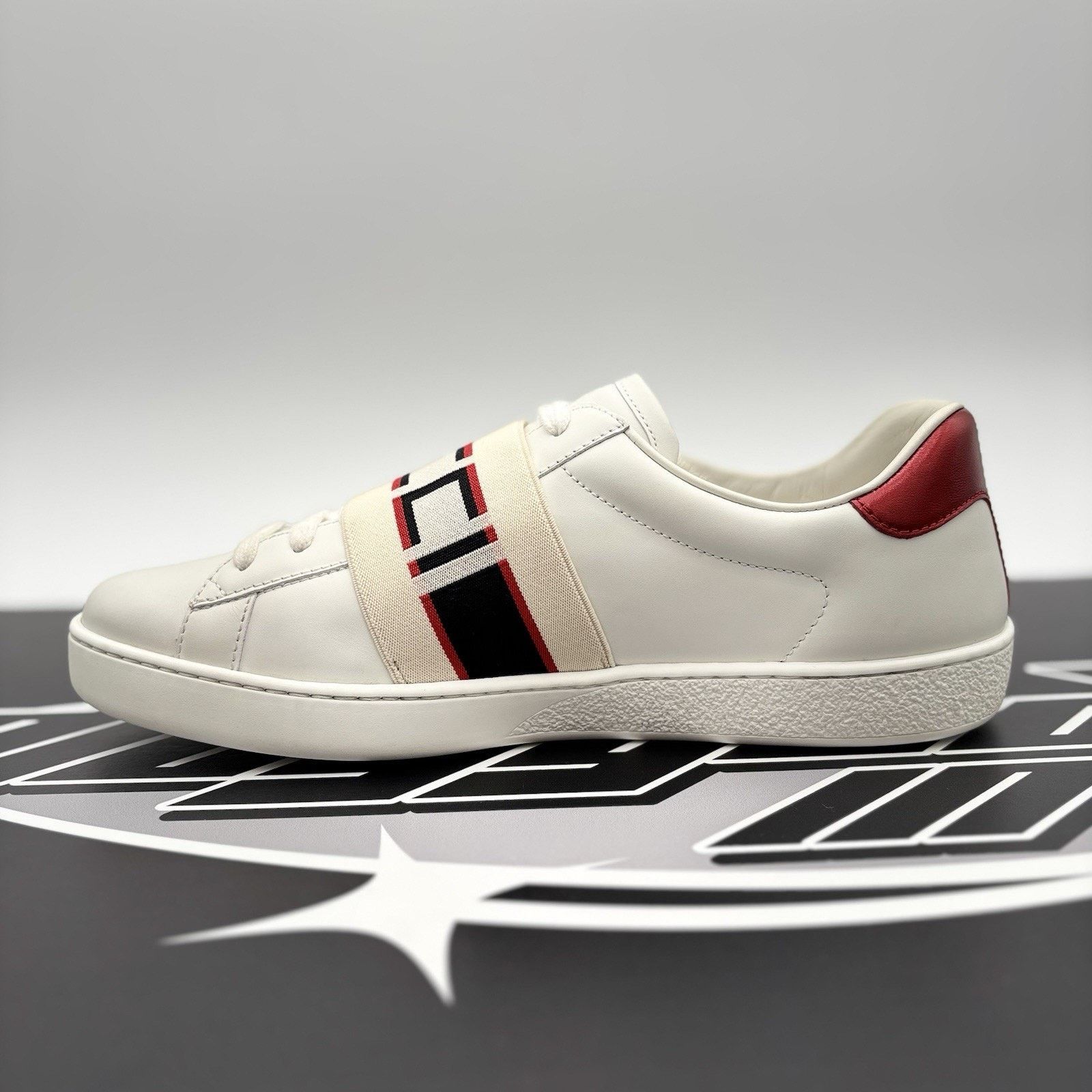 Gucci Gucci Ace Gucci Stripe ‘ White, Red ‘ | GREAT CONDITION! Size US 8 / EU 41 - 4 Thumbnail