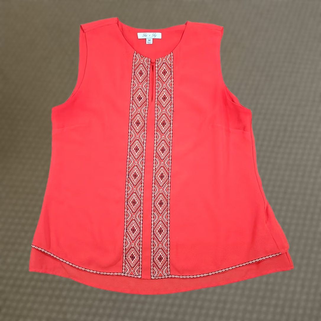 Vintage She Sky Tank Women's Medium Red Sleeveless Shirt Keyhole Neck Tiered Boho Aztec Size M / US 6-8 / IT 42-44 - 1 Thumbnail