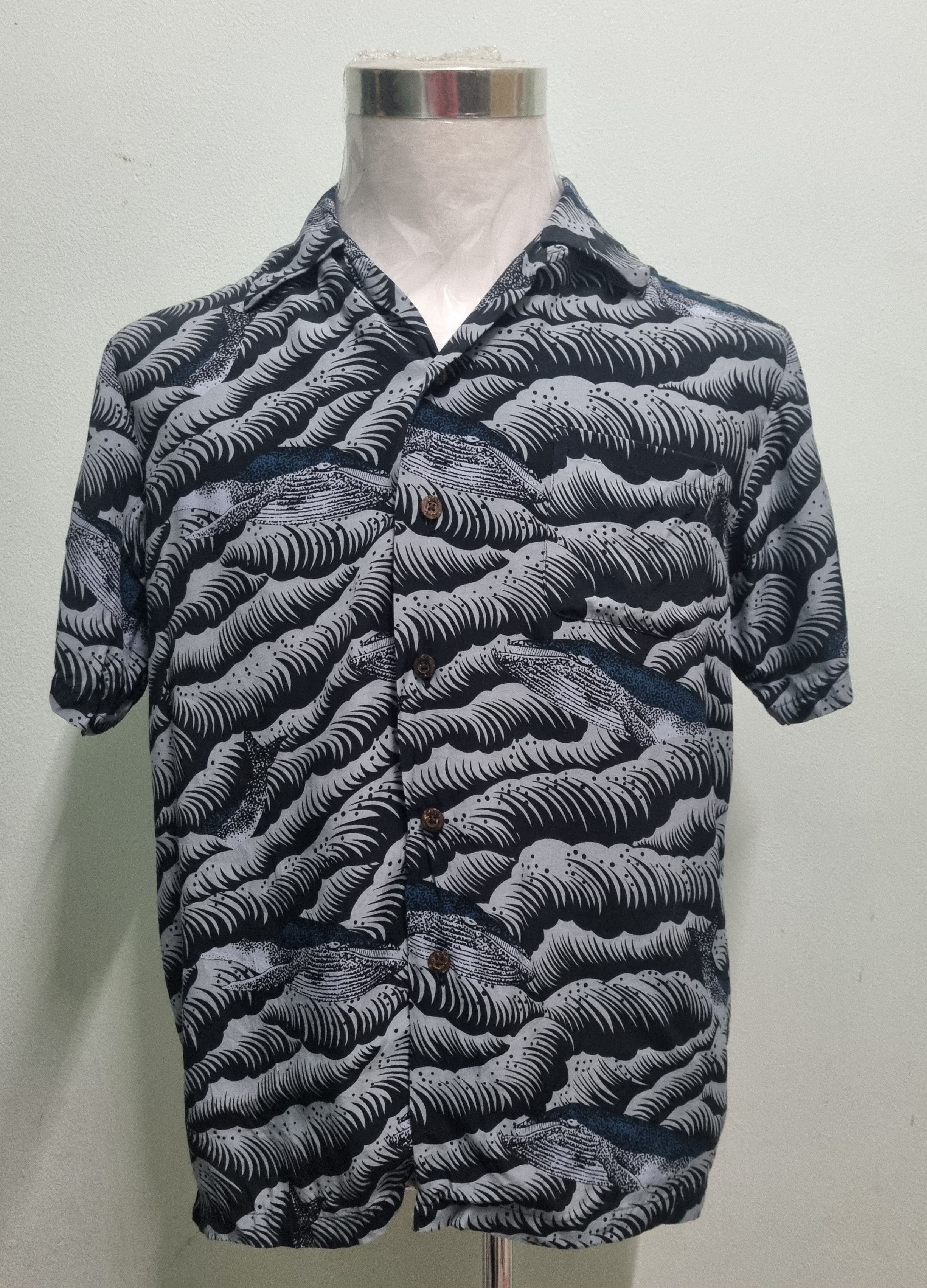 image of Aloha Wear x Hawaiian Shirt Iolani Whale Hawaiian Rayon Shirt in Mix, Men's (Size Medium)